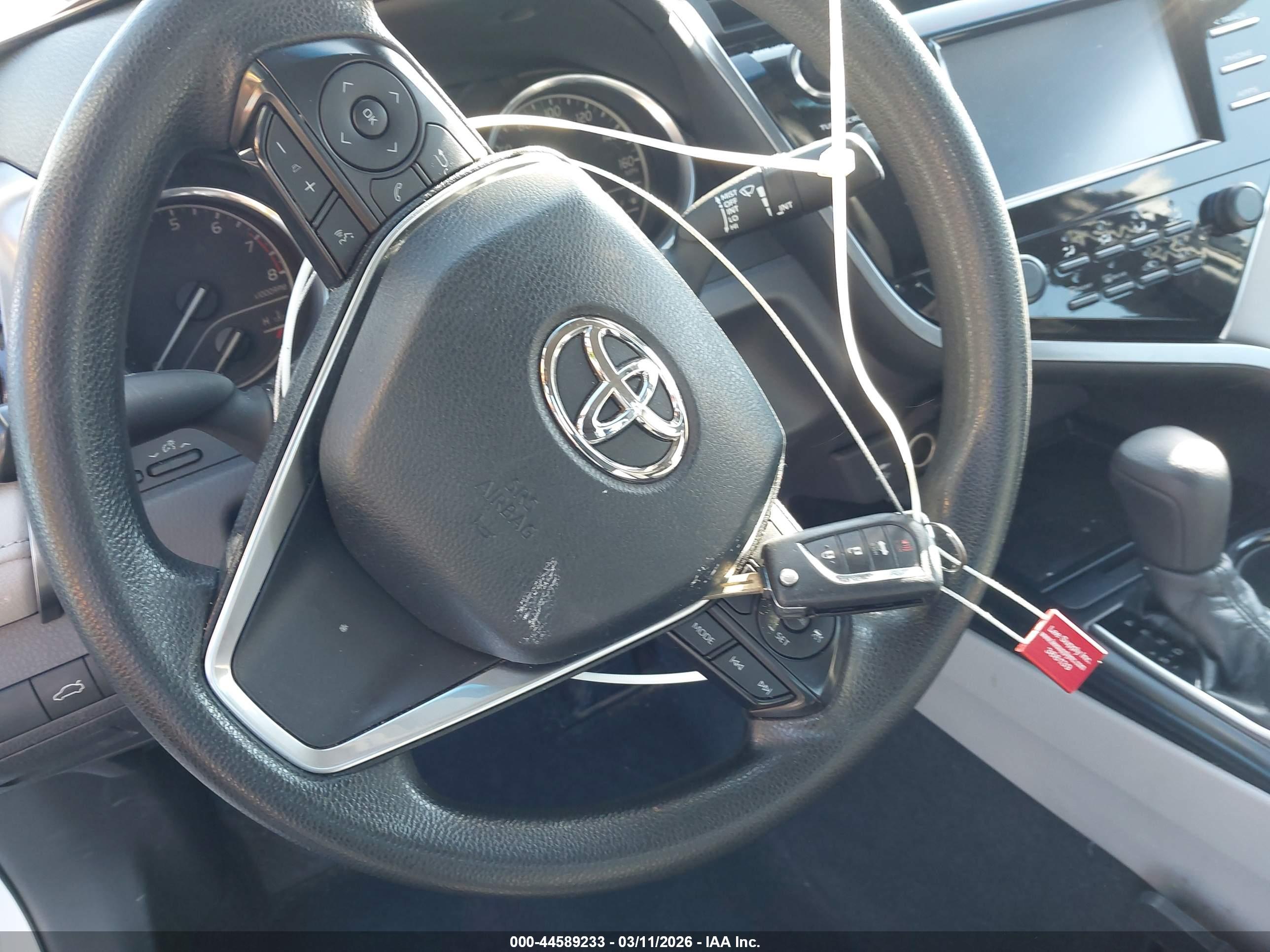 TOYOTA CAMRY image 11