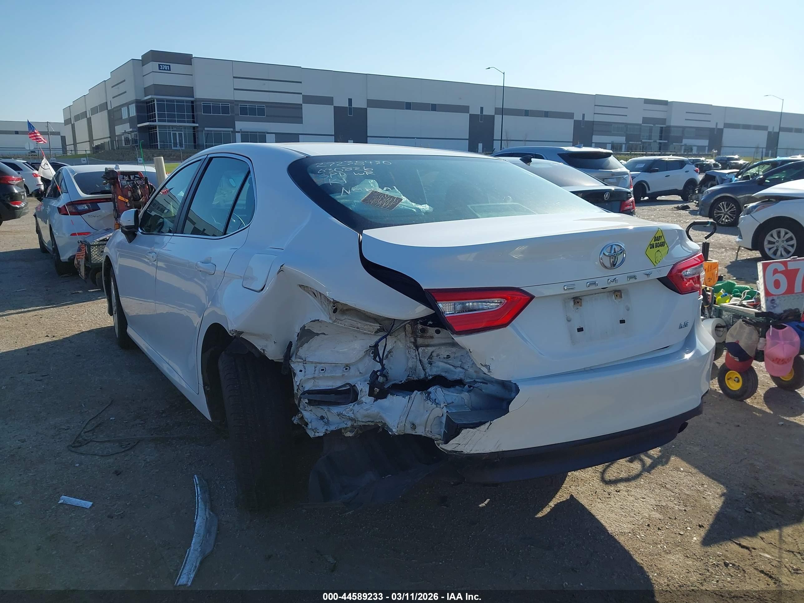 TOYOTA CAMRY image 3