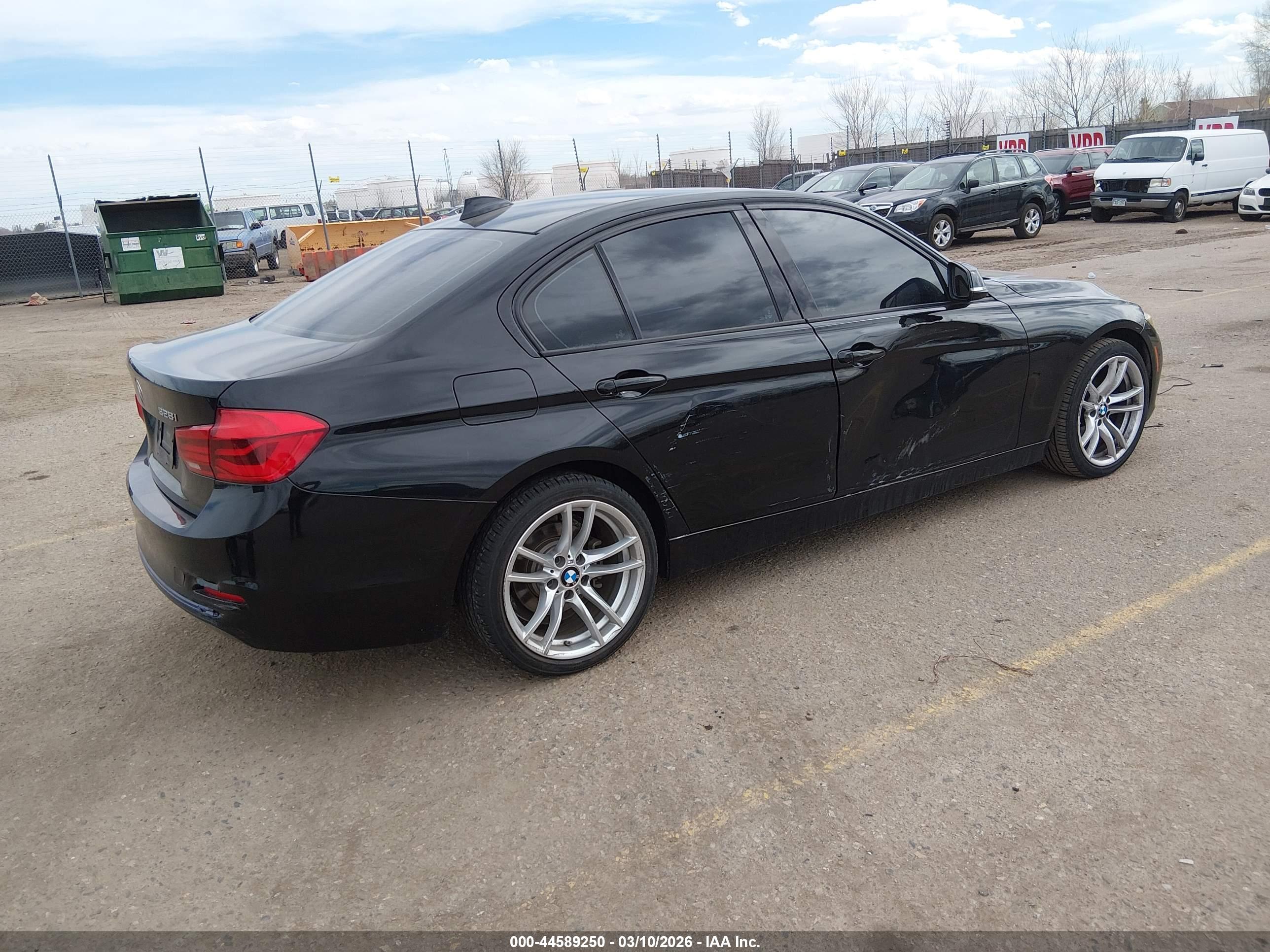 BMW 328I image 4