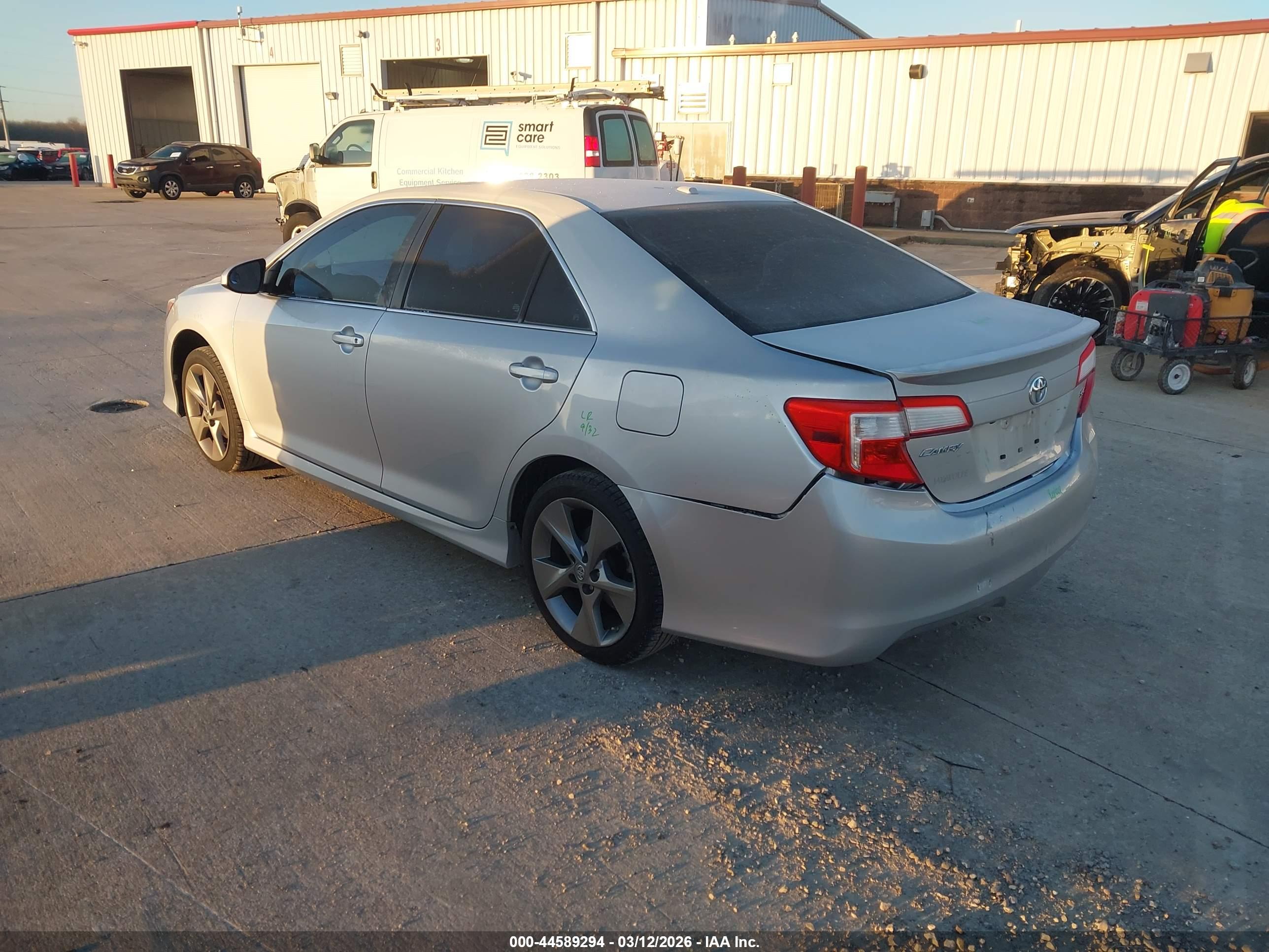TOYOTA CAMRY image 3