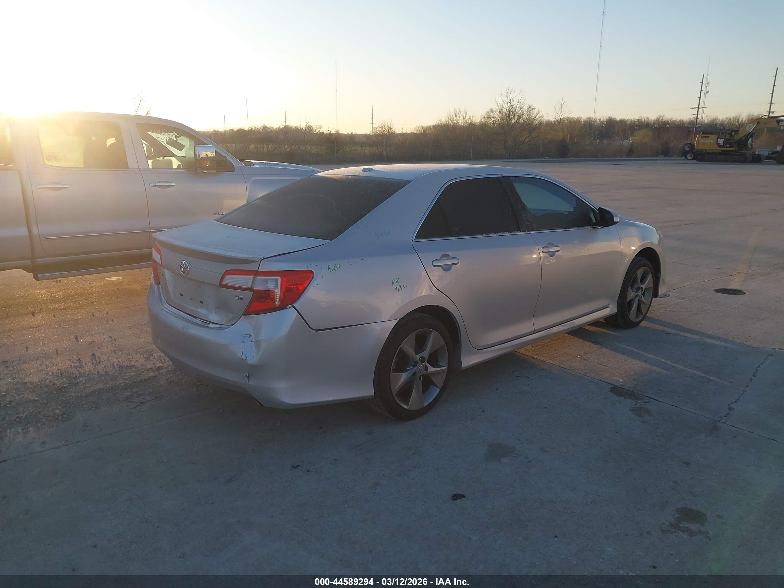 TOYOTA CAMRY image 4