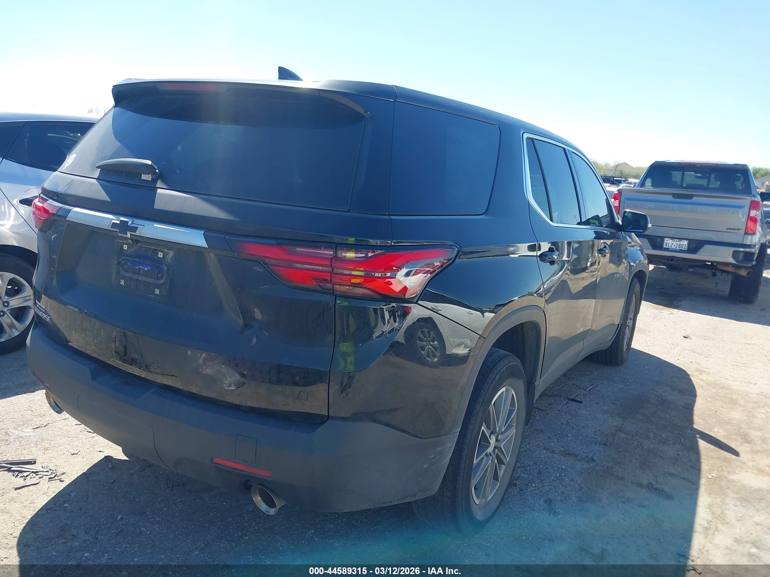 CHEVROLET TRAVERSE image 4
