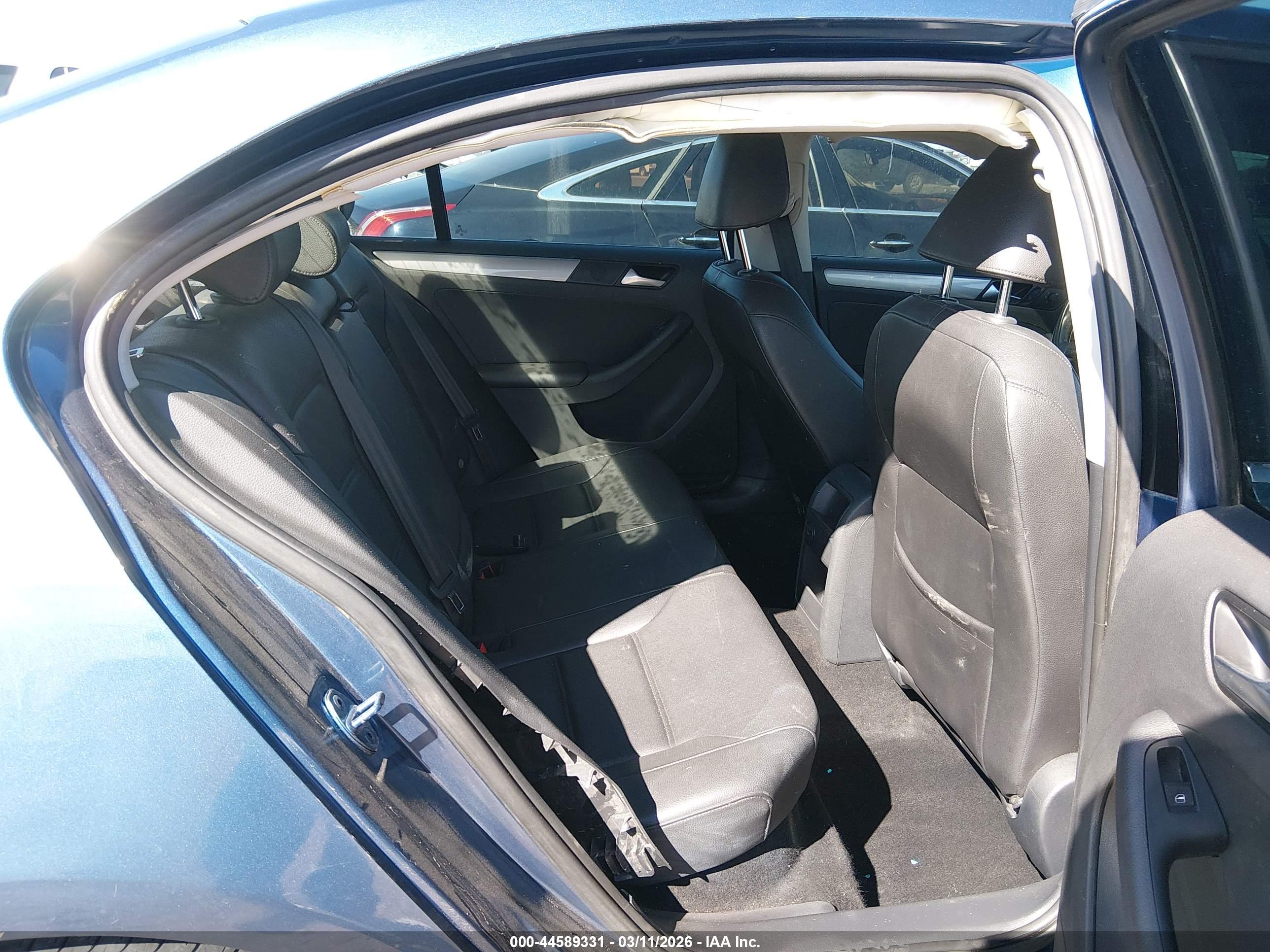 VOLKSWAGEN JETTA image 8