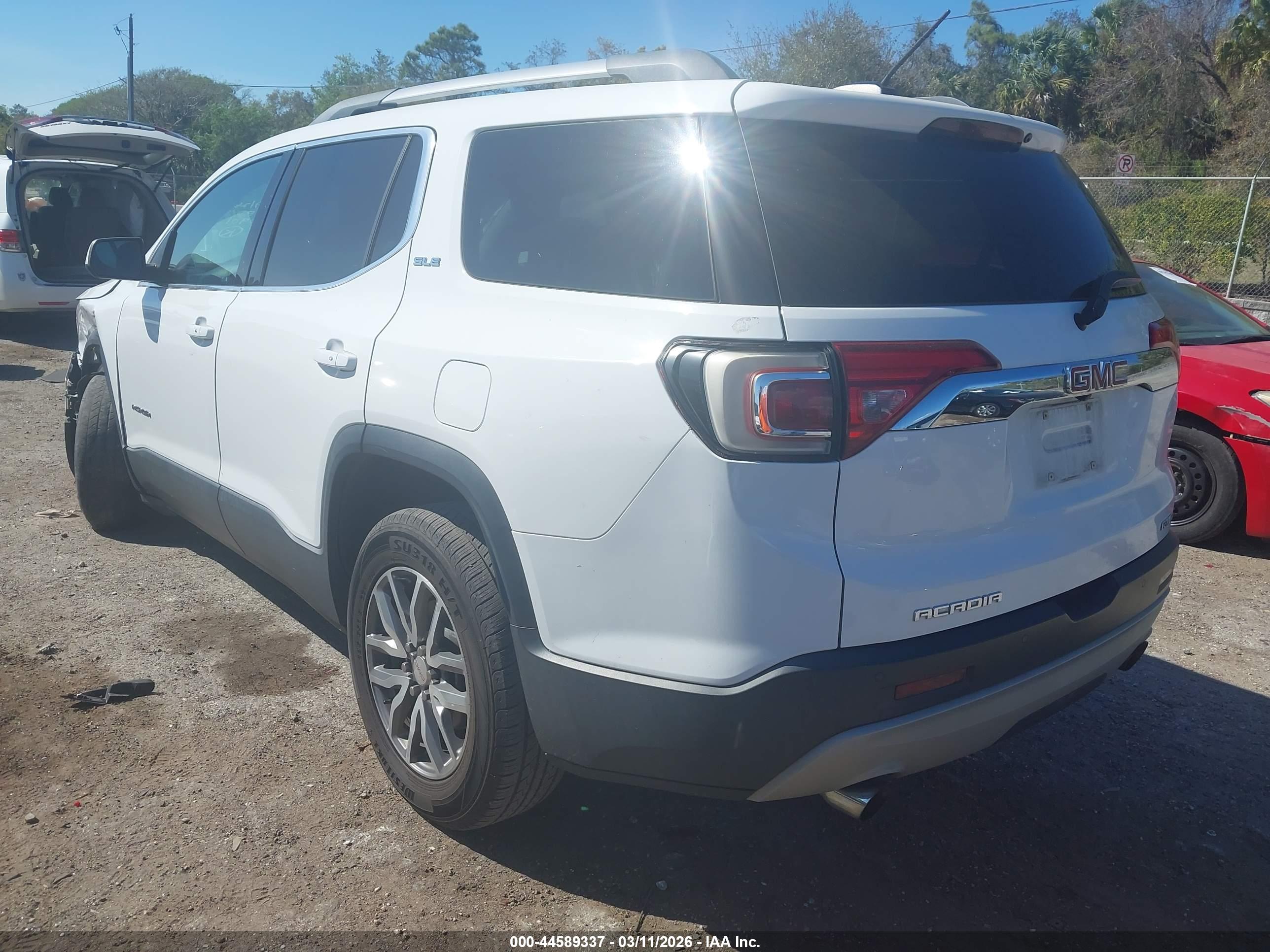 GMC ACADIA image 3
