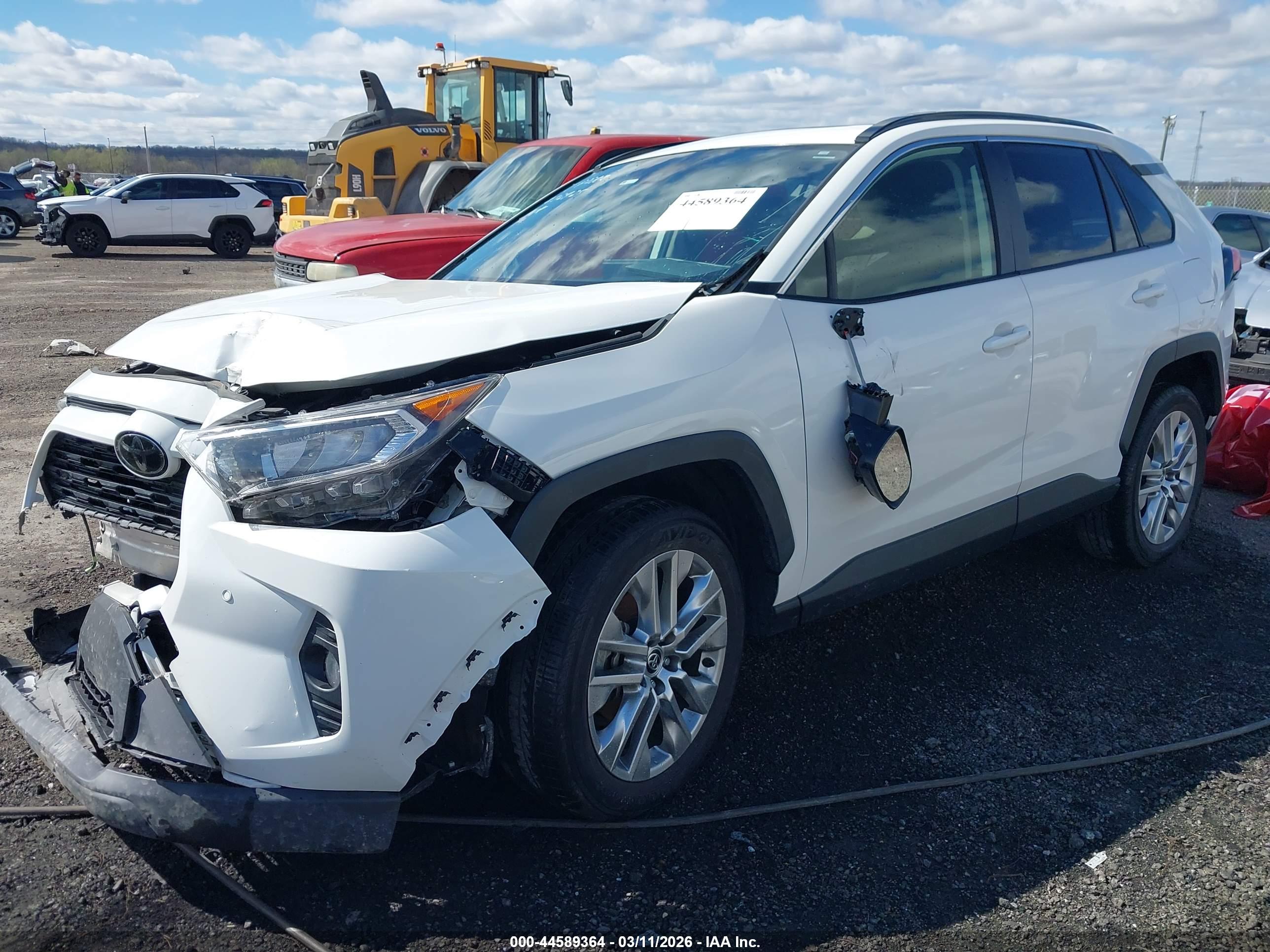 TOYOTA RAV4 image 2