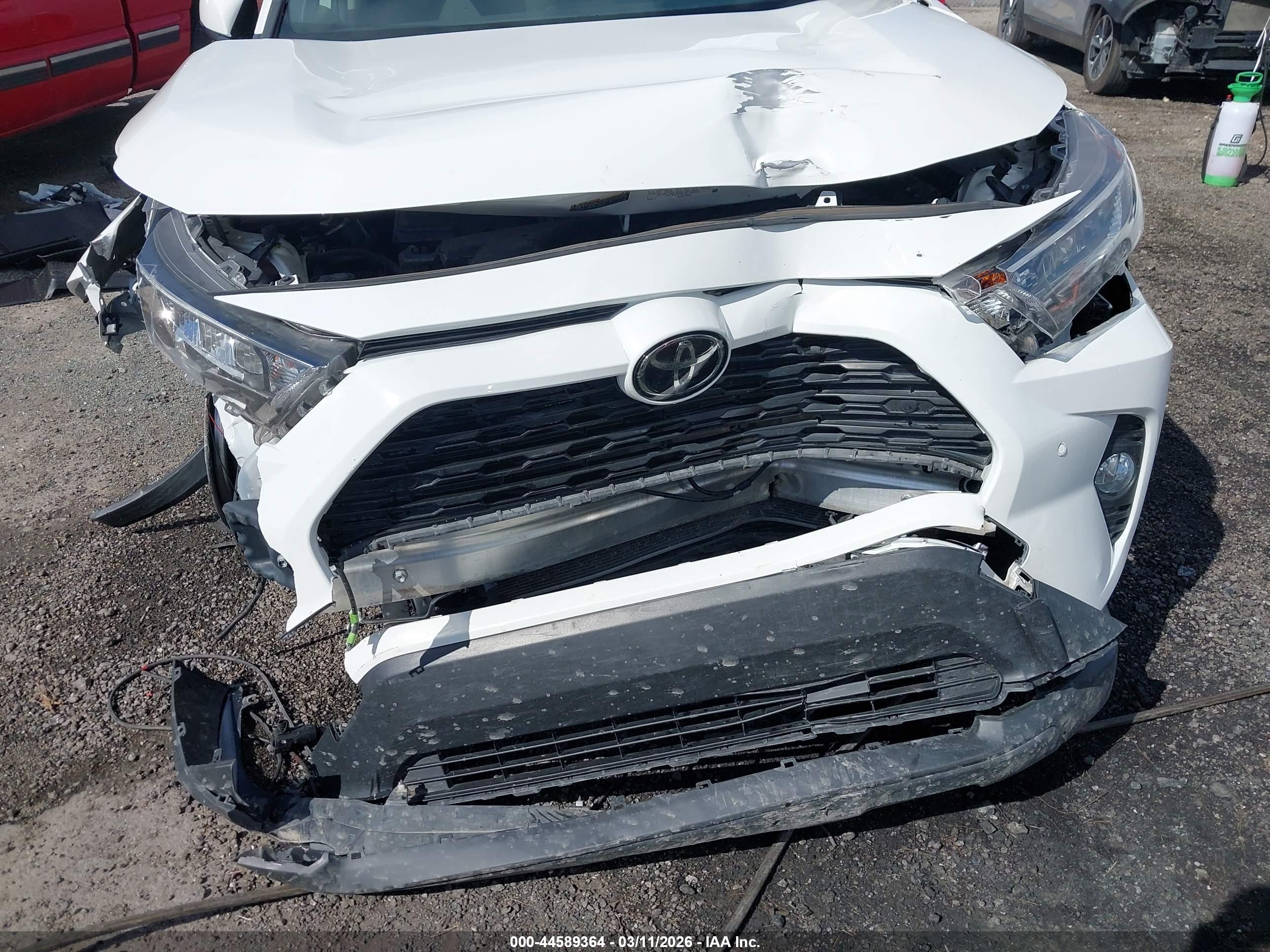 TOYOTA RAV4 image 6