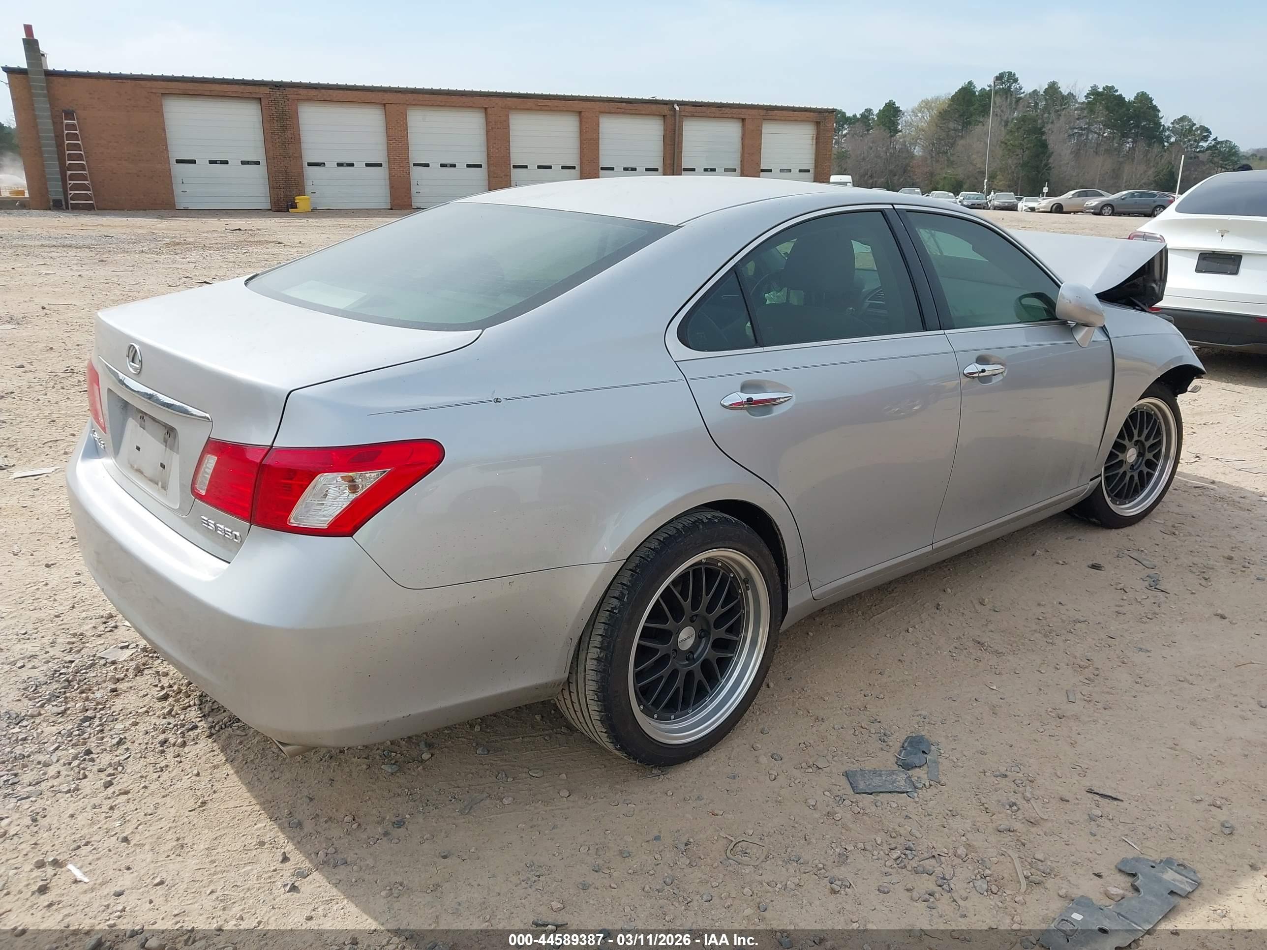 LEXUS ES image 4