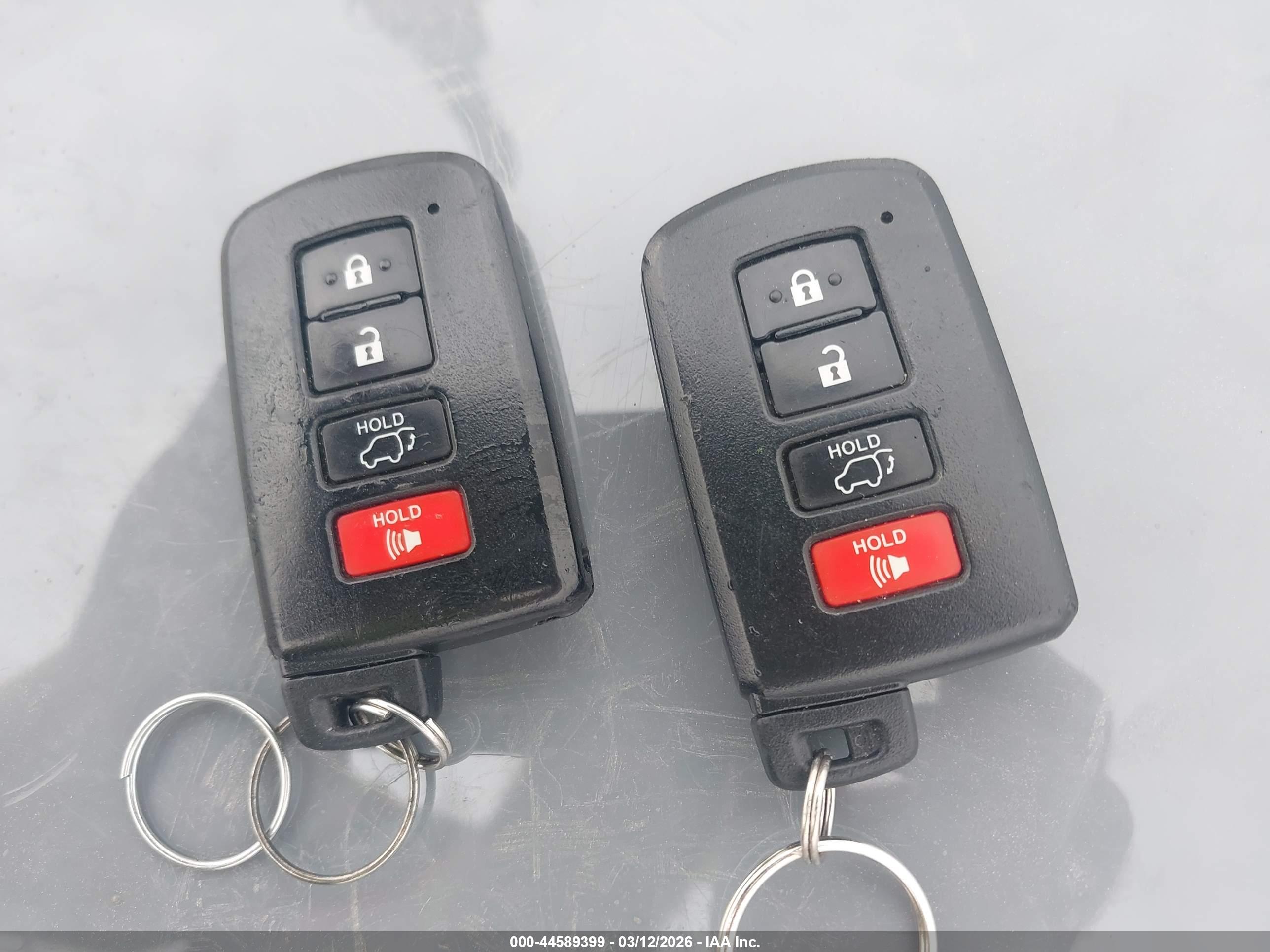 TOYOTA RAV4 image 11