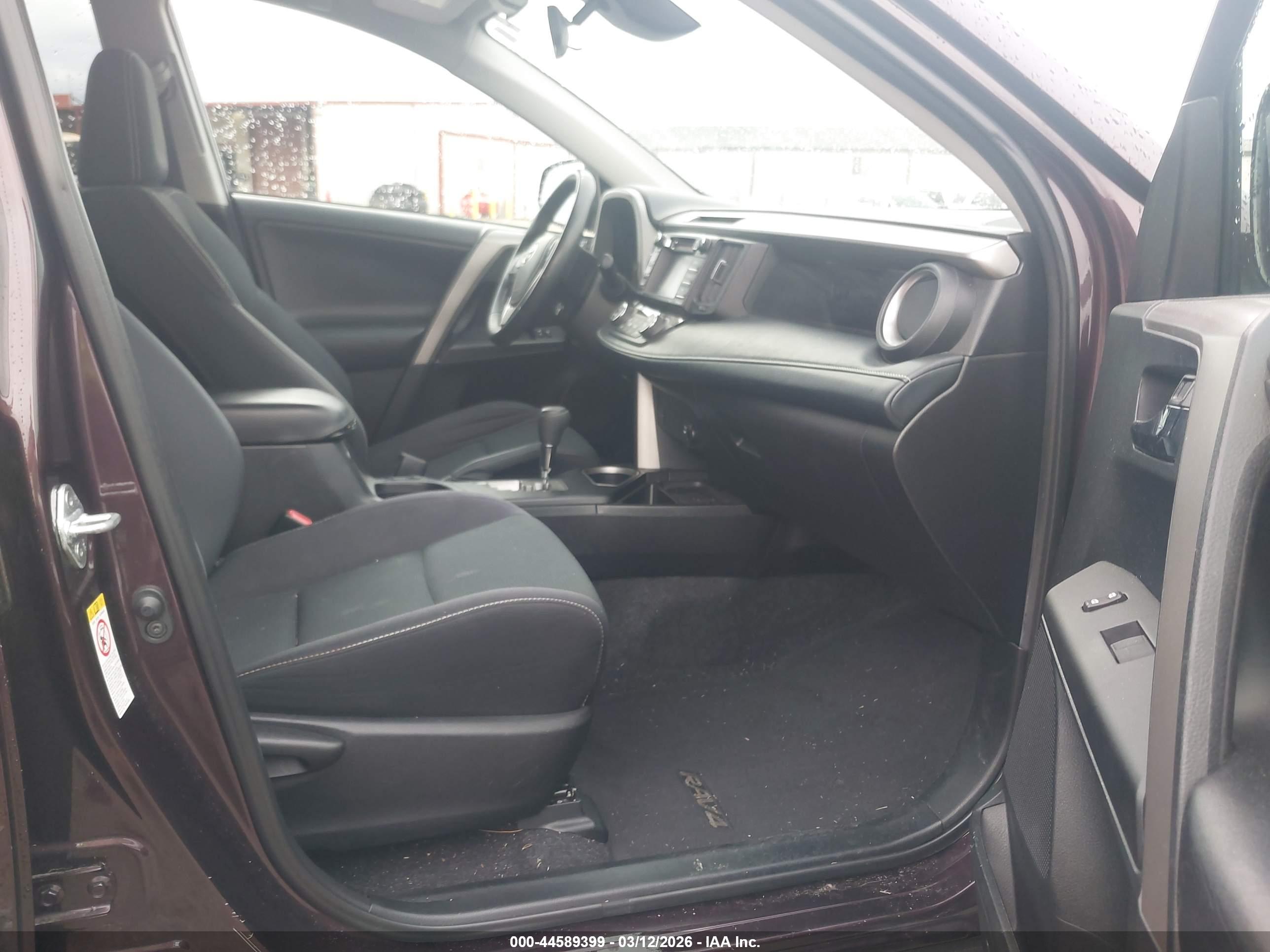 TOYOTA RAV4 image 5