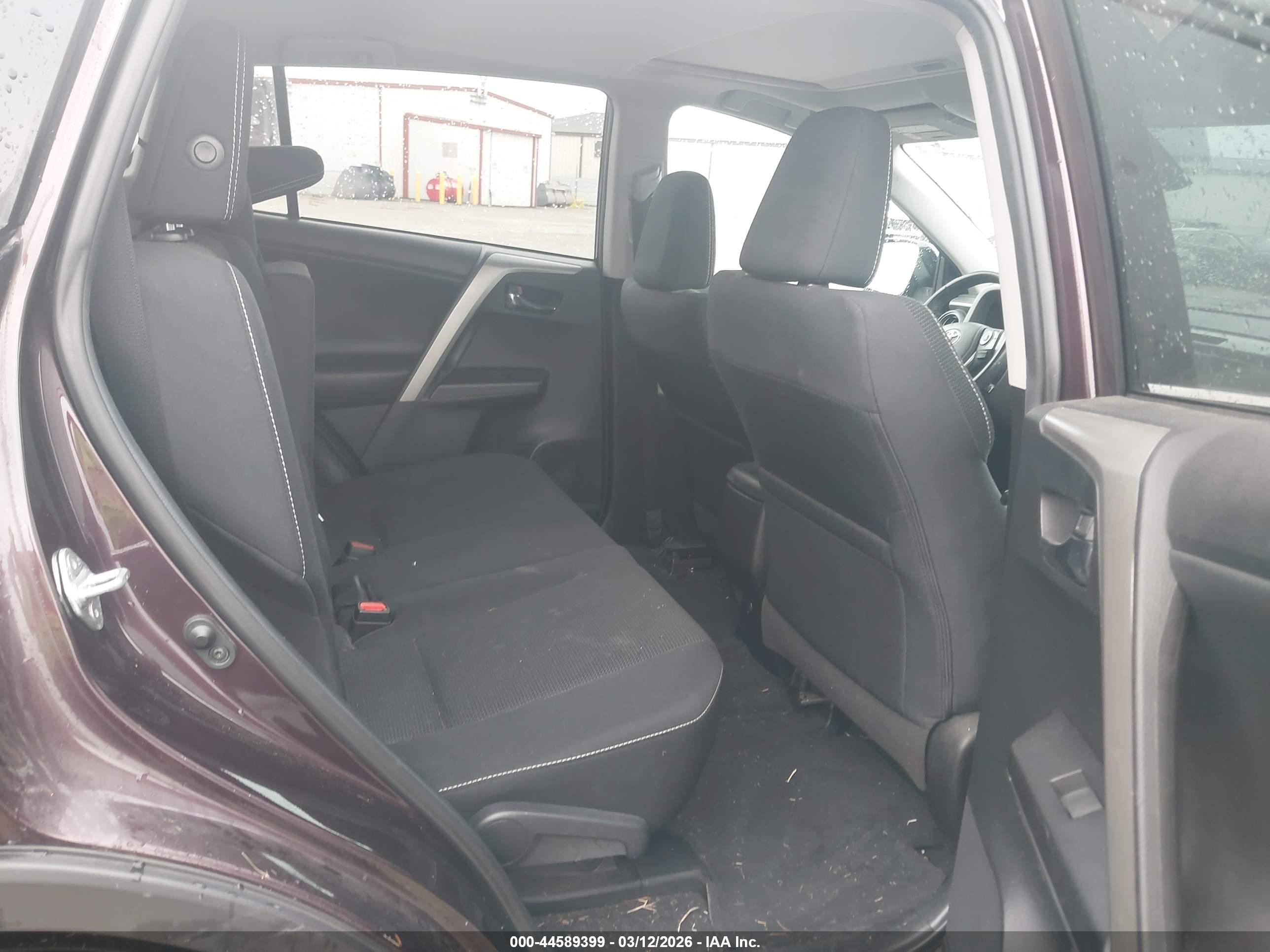 TOYOTA RAV4 image 8