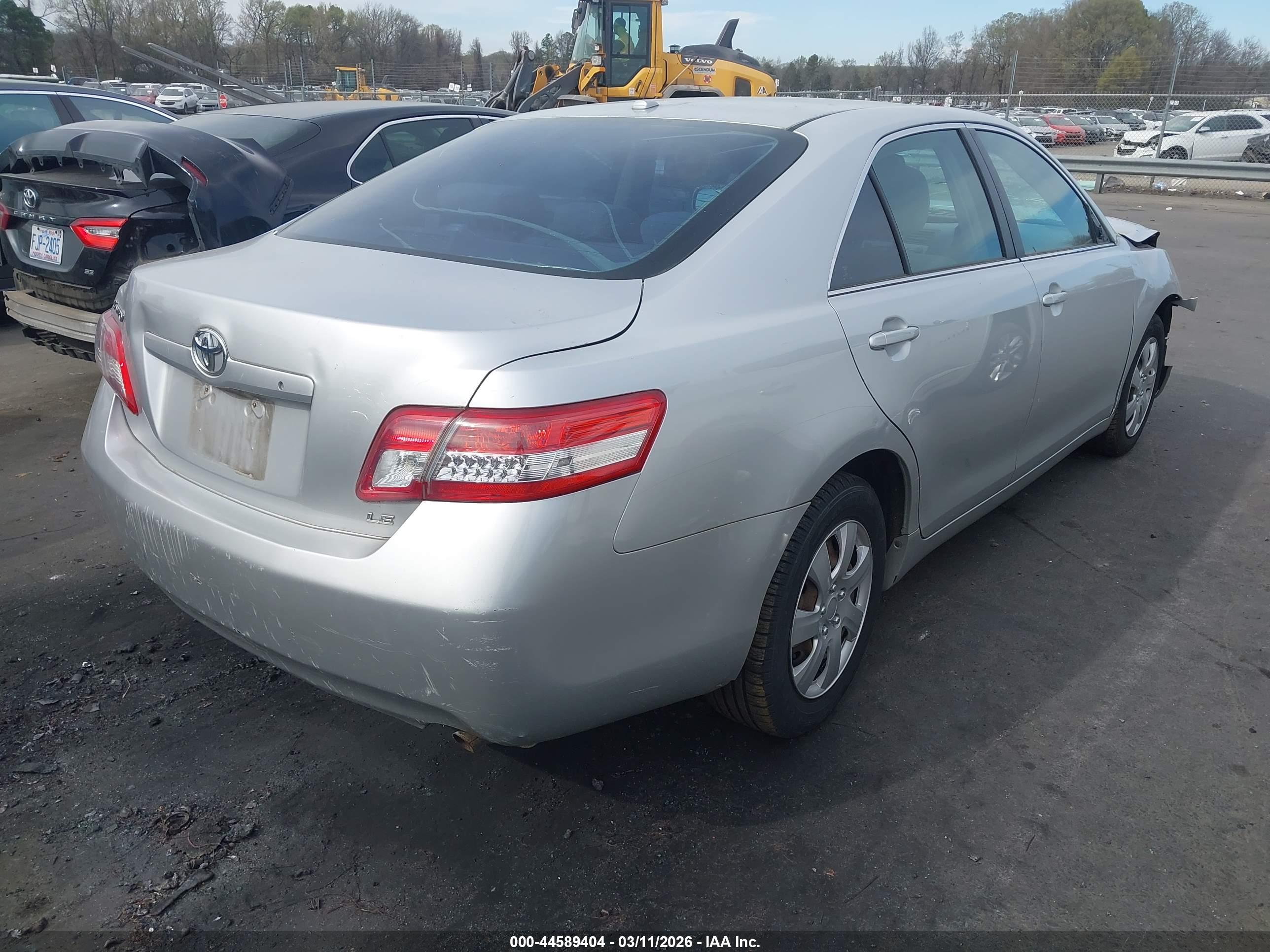 TOYOTA CAMRY image 4