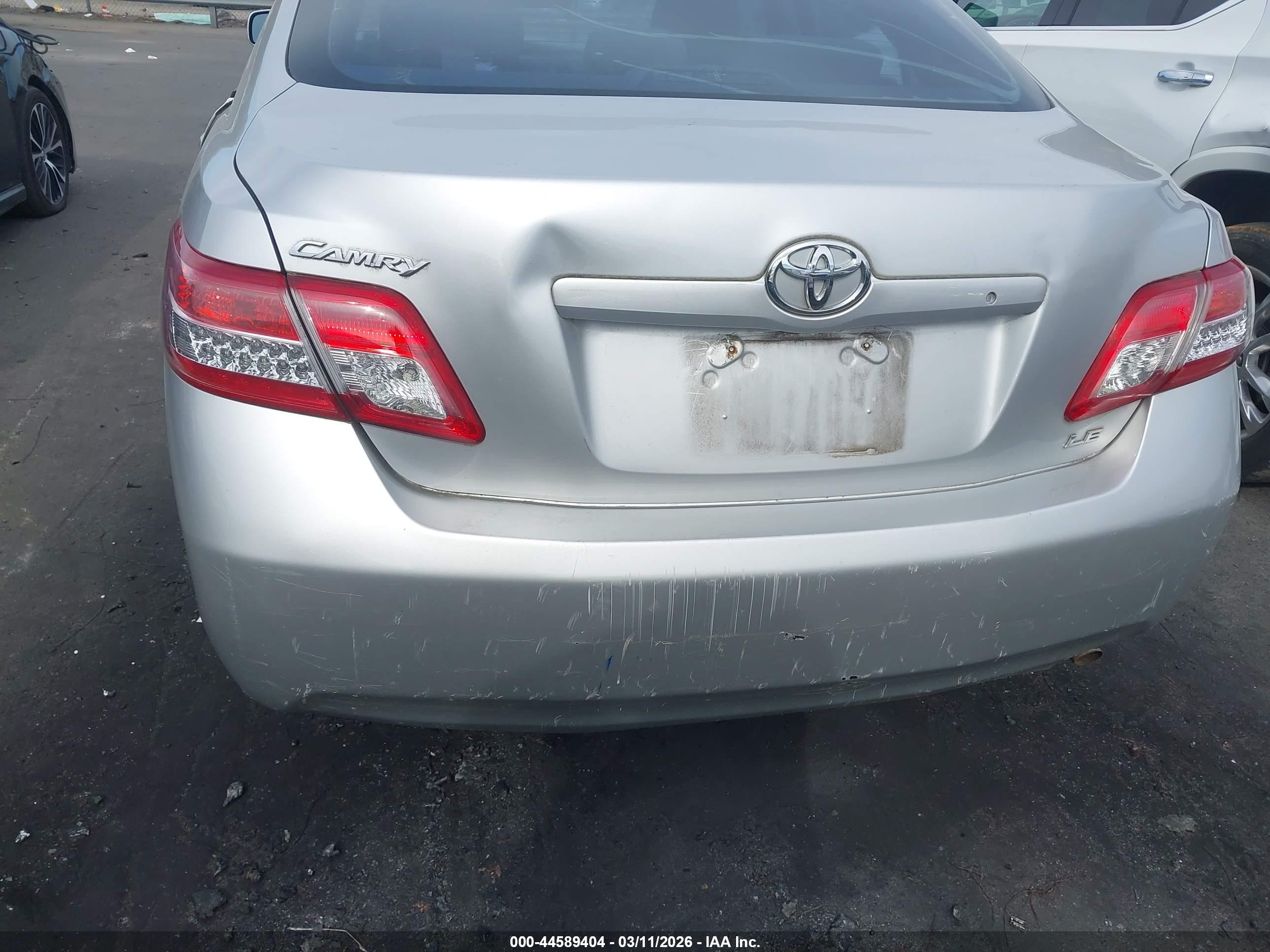 TOYOTA CAMRY image 6