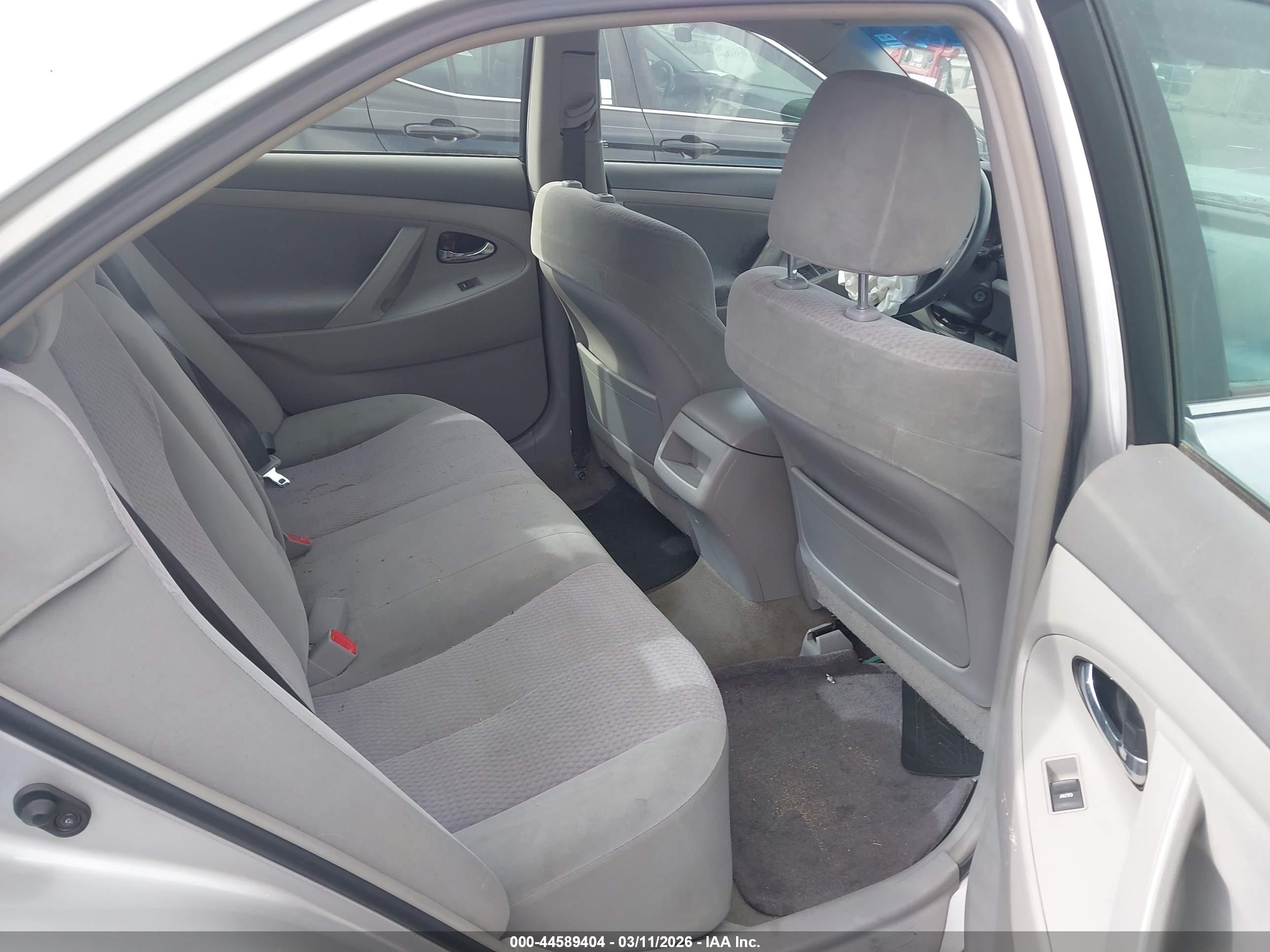 TOYOTA CAMRY image 8