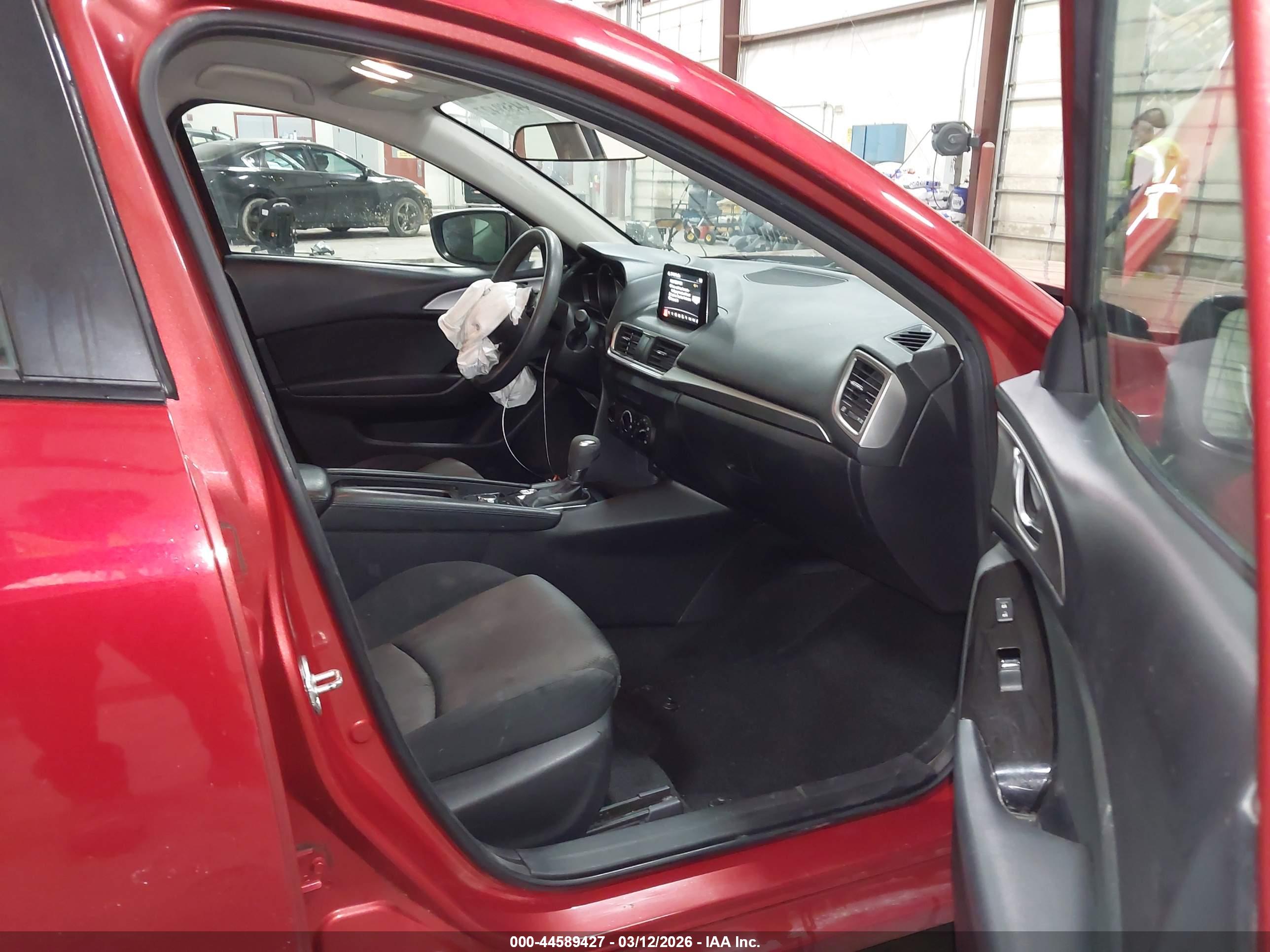 MAZDA MAZDA3 image 5