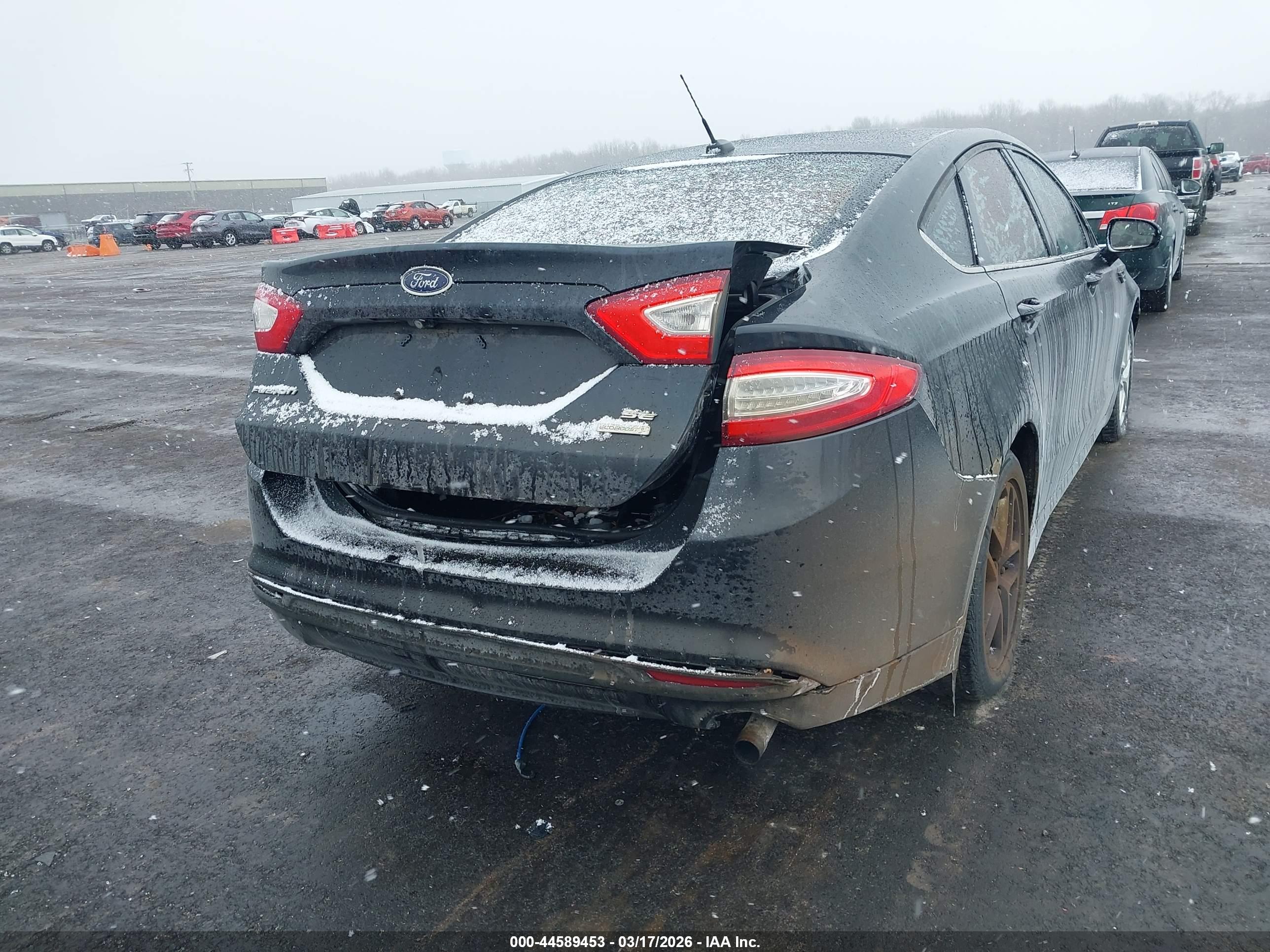 FORD FUSION image 6