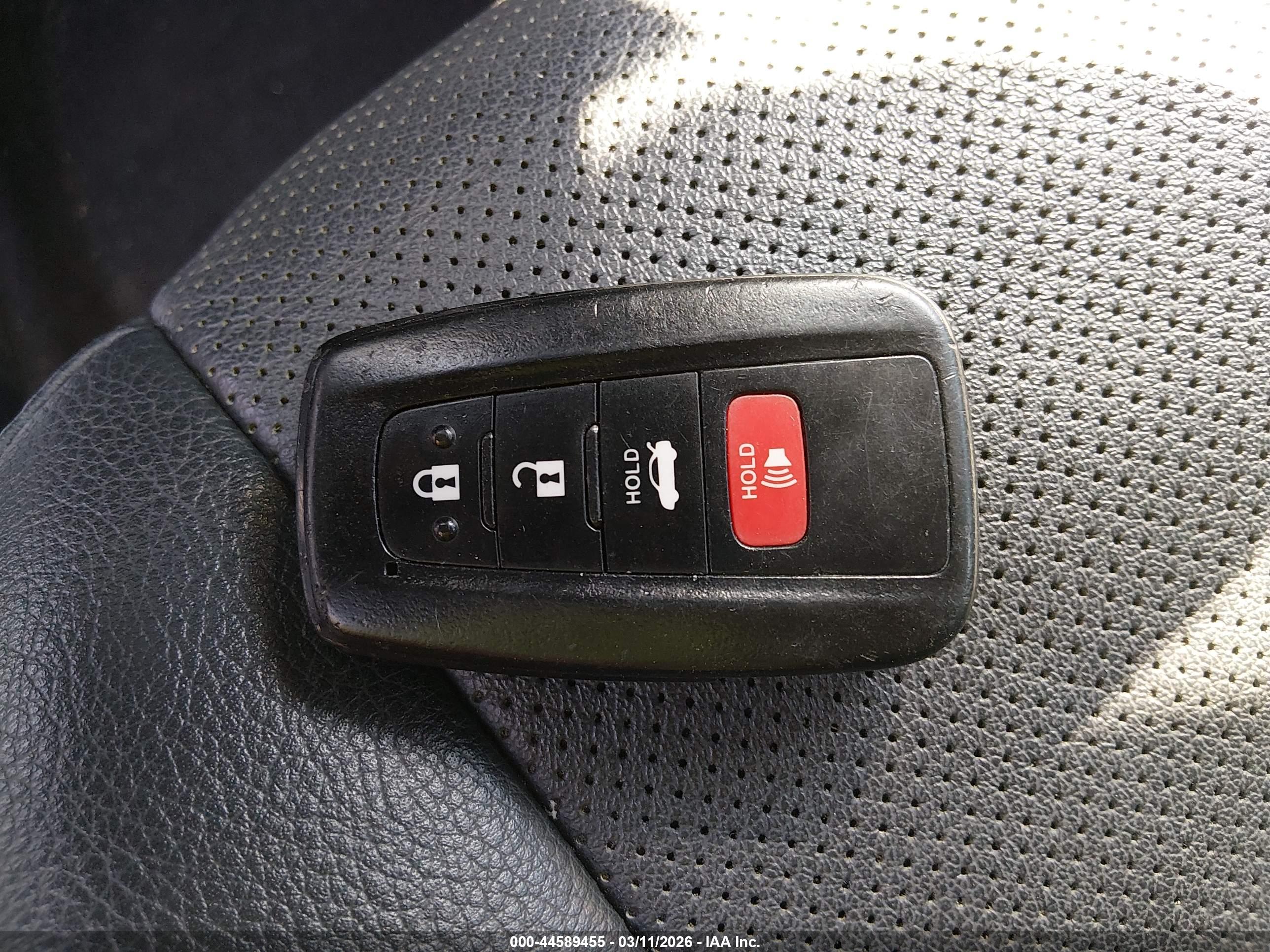 TOYOTA CAMRY image 11