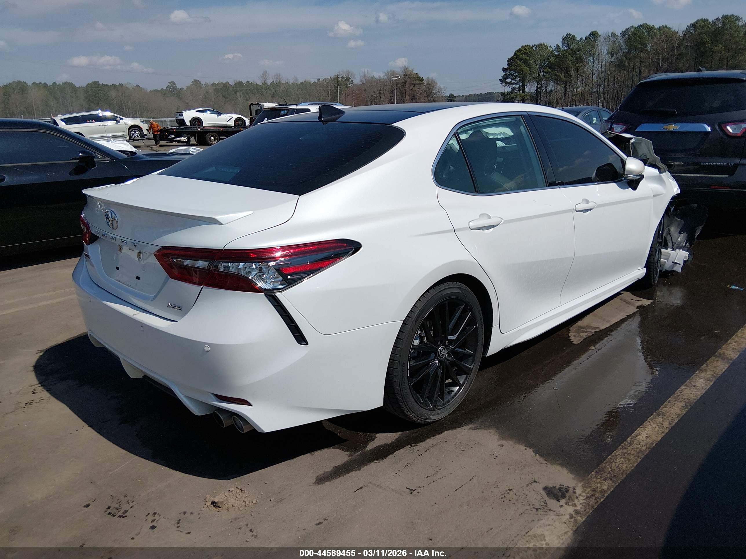 TOYOTA CAMRY image 4