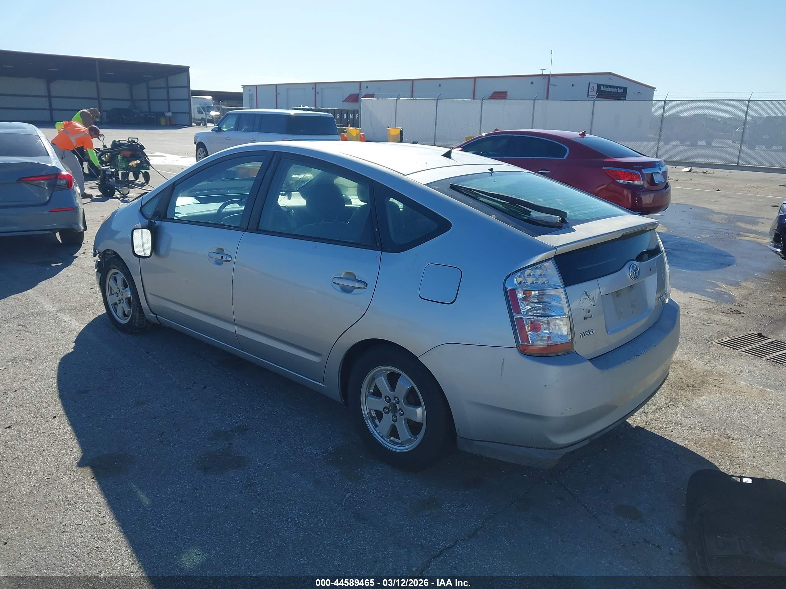 TOYOTA PRIUS image 3