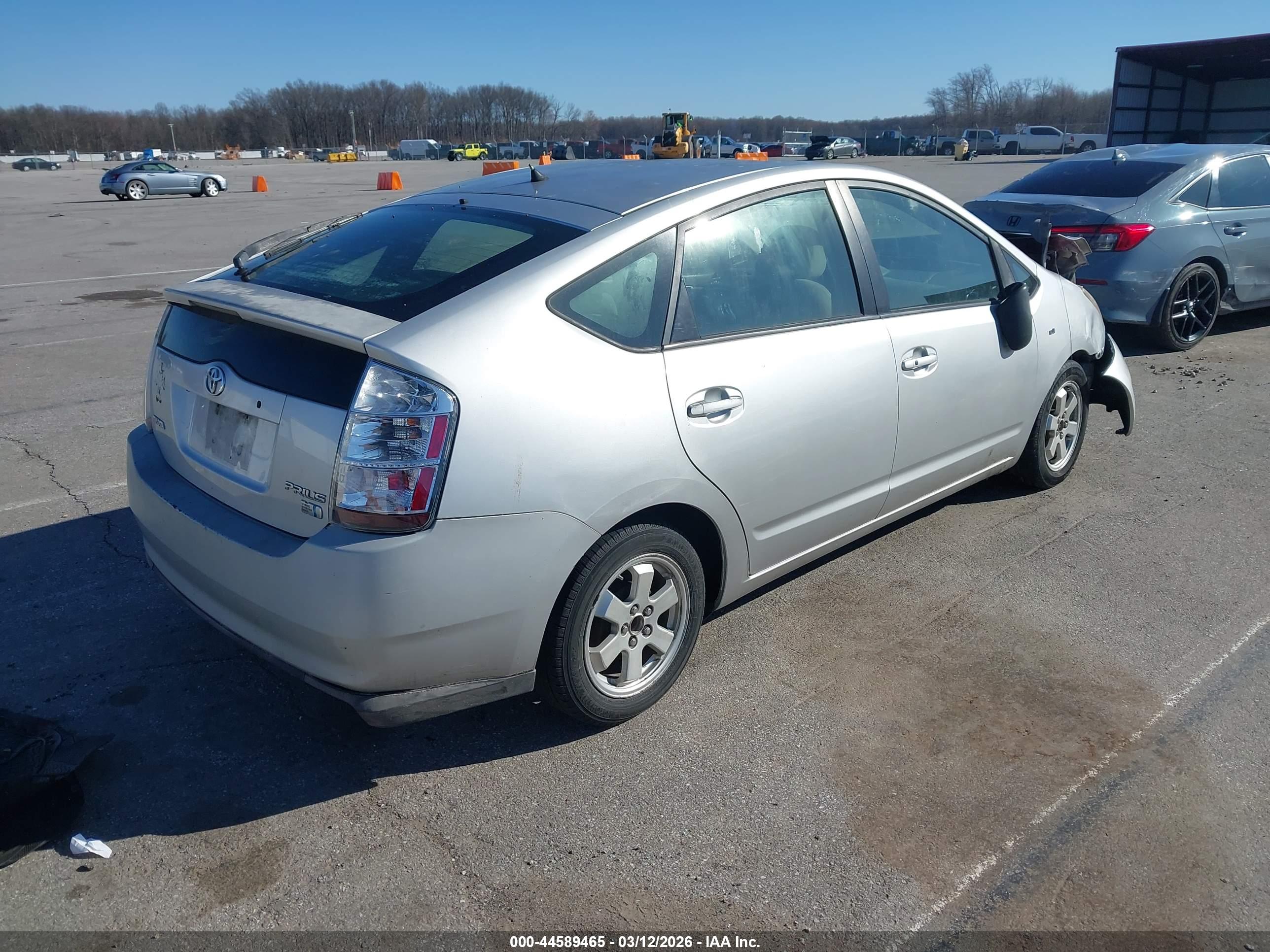 TOYOTA PRIUS image 4