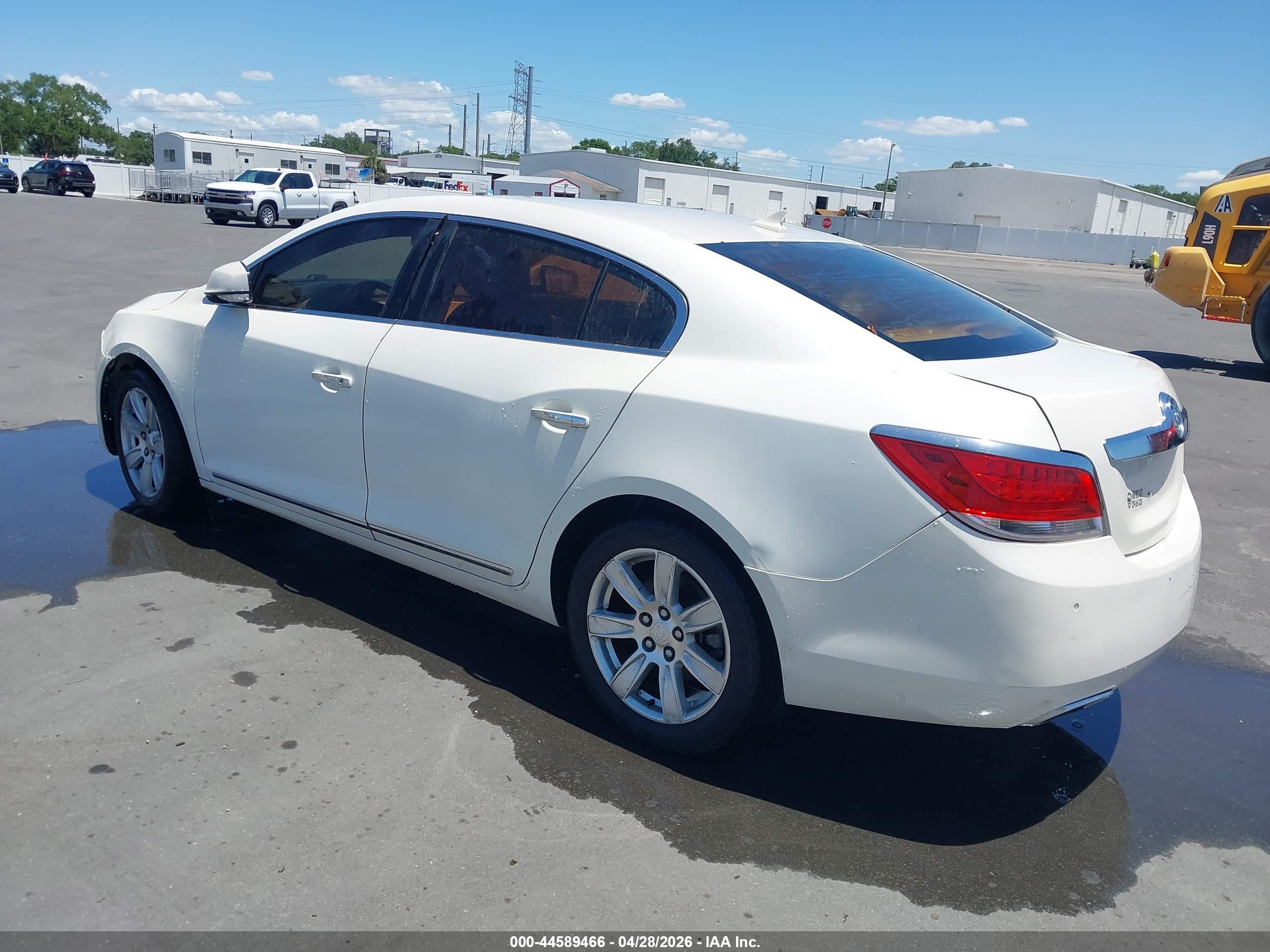 BUICK LACROSSE image 3