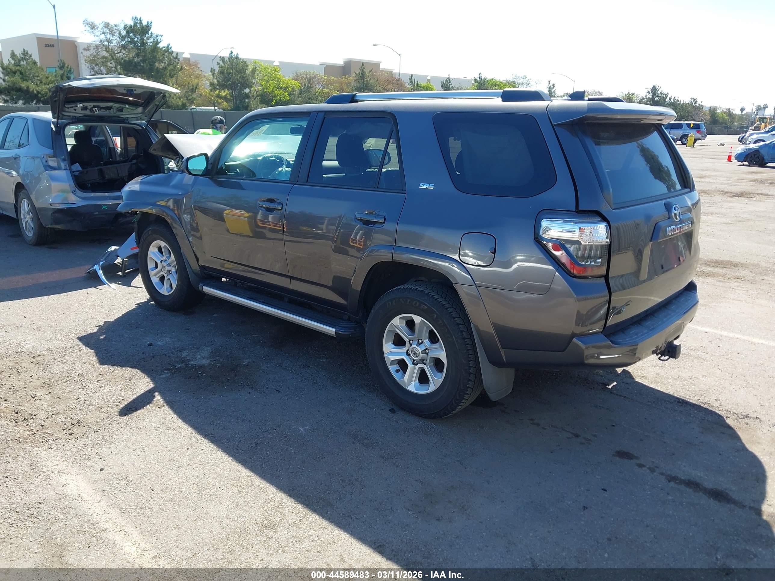 TOYOTA 4RUNNER image 3