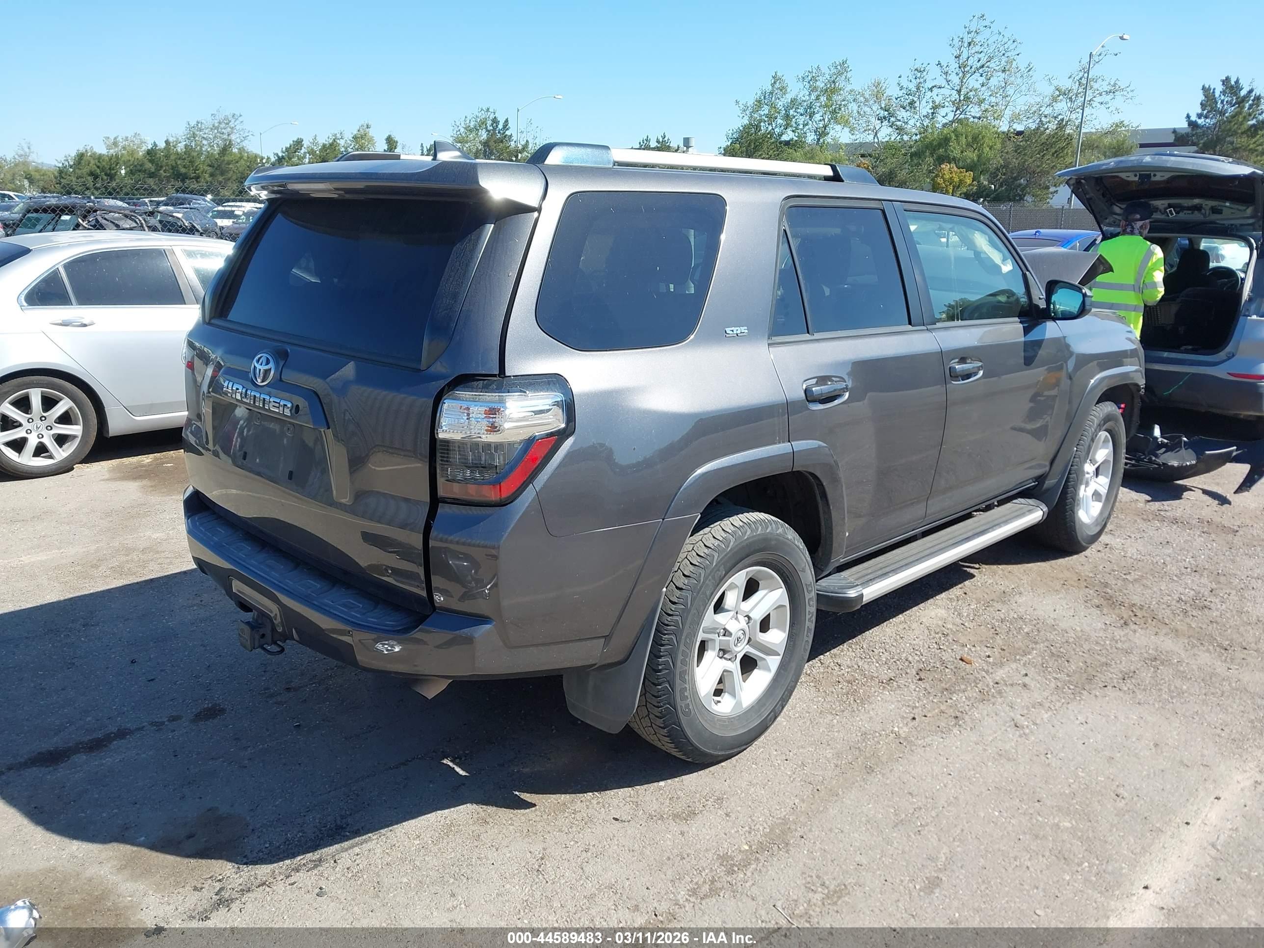 TOYOTA 4RUNNER image 4