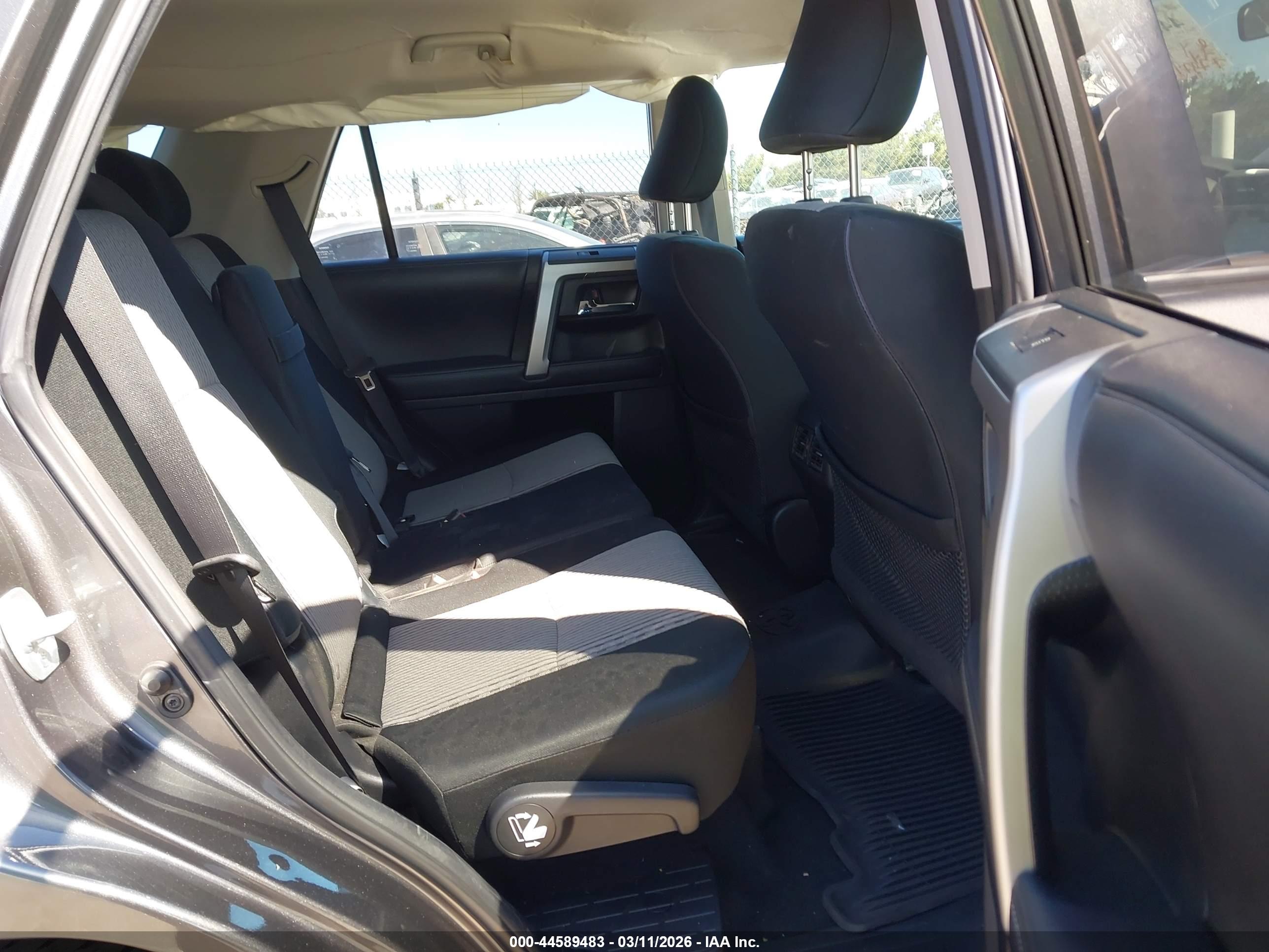 TOYOTA 4RUNNER image 8