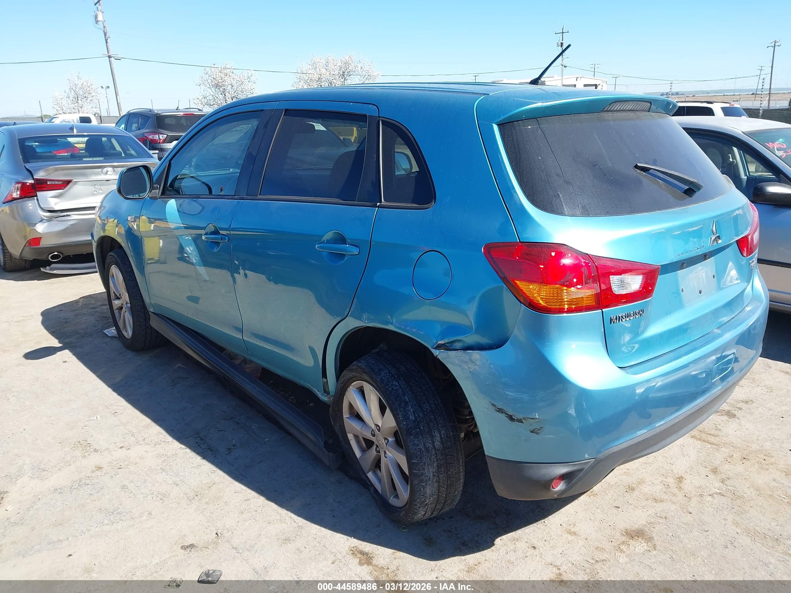 MITSUBISHI OUTLANDER image 6