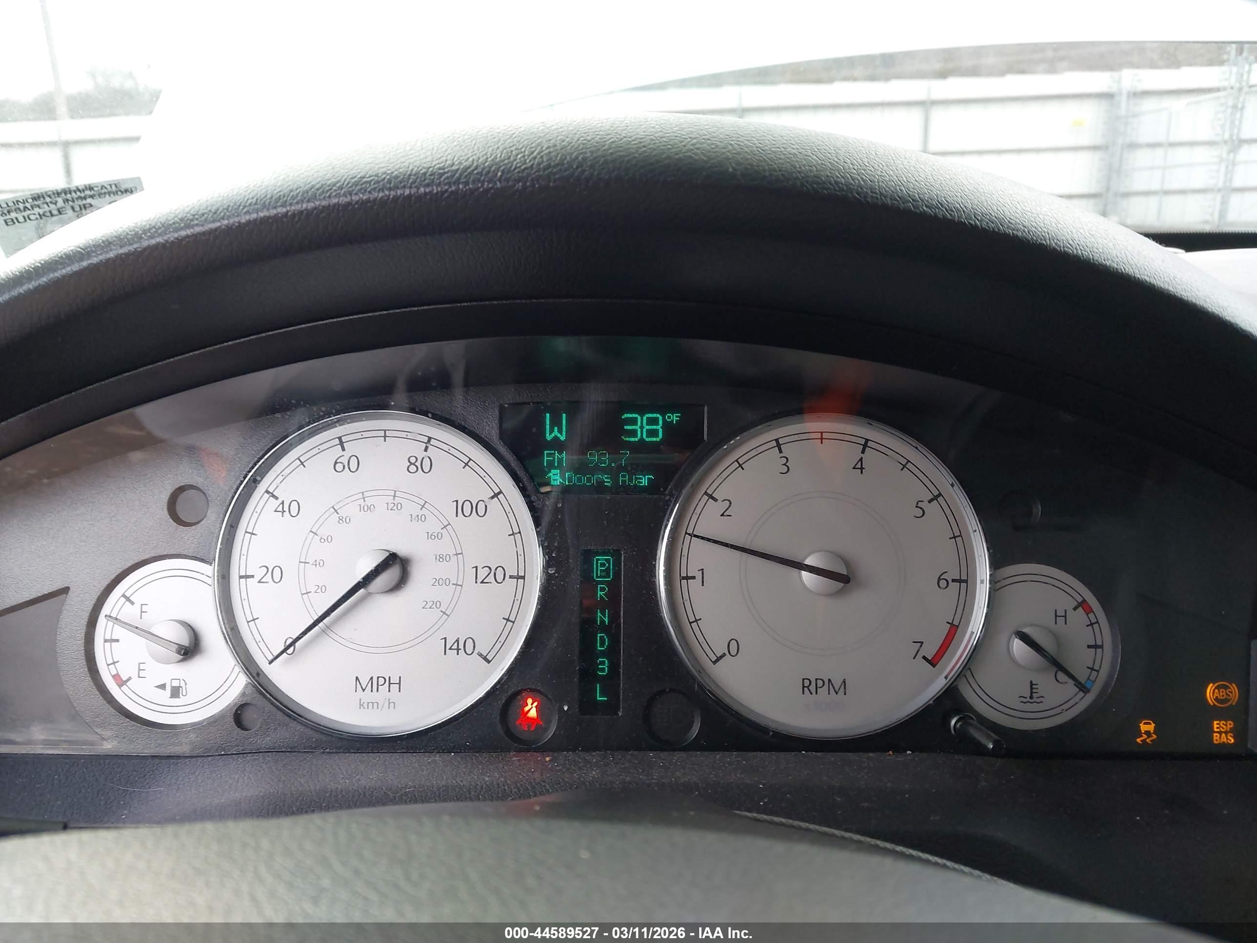 CHRYSLER 300 image 7