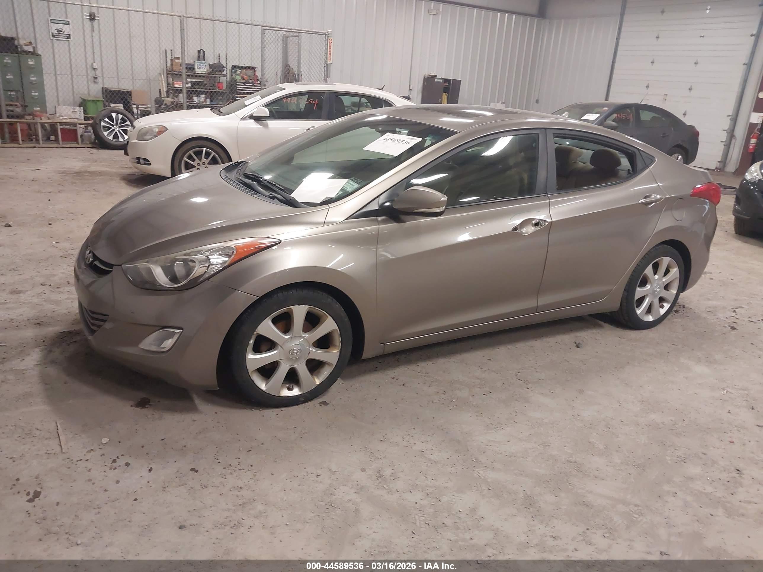 HYUNDAI ELANTRA image 2