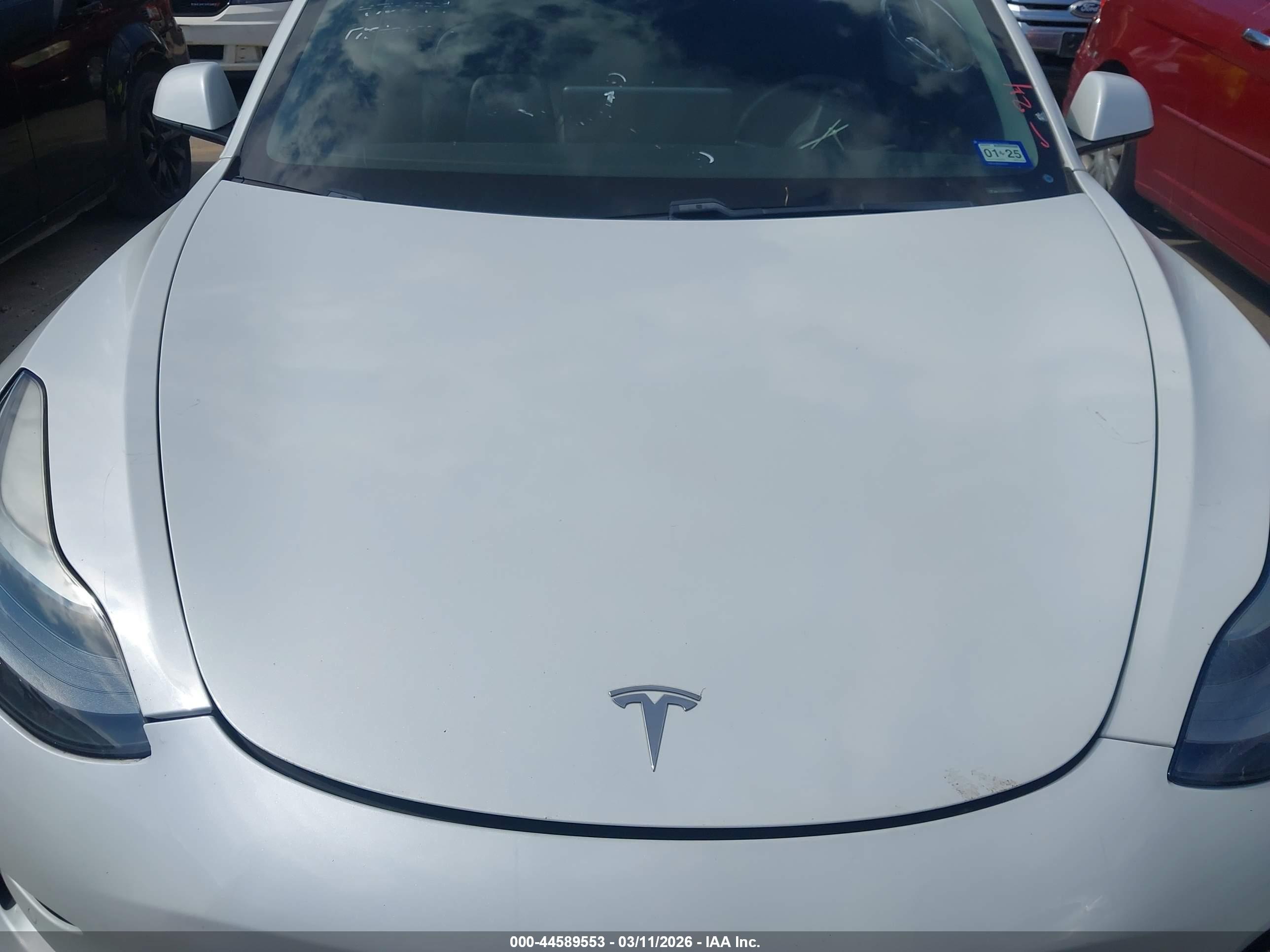TESLA MODEL image 10