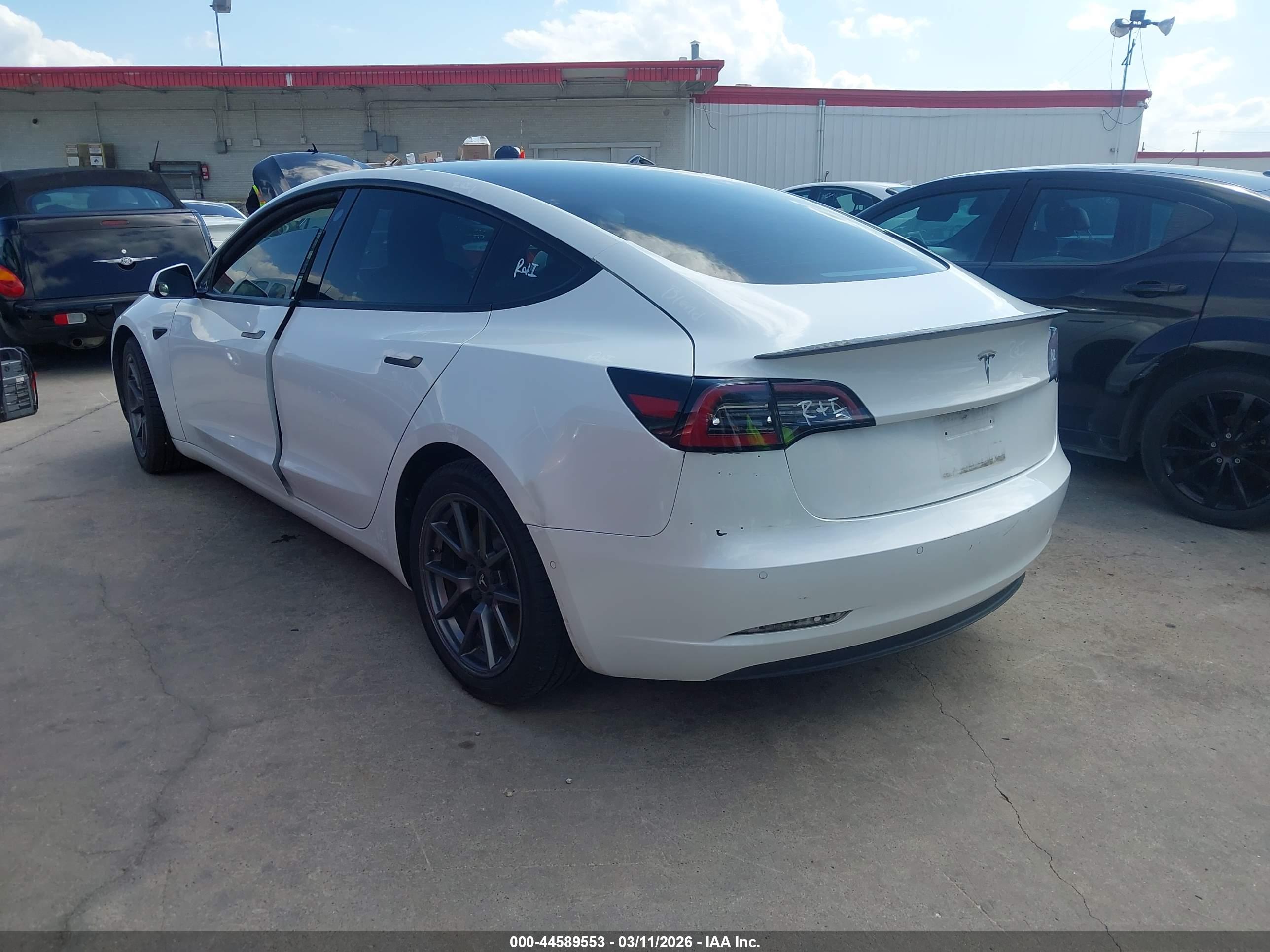 TESLA MODEL image 3