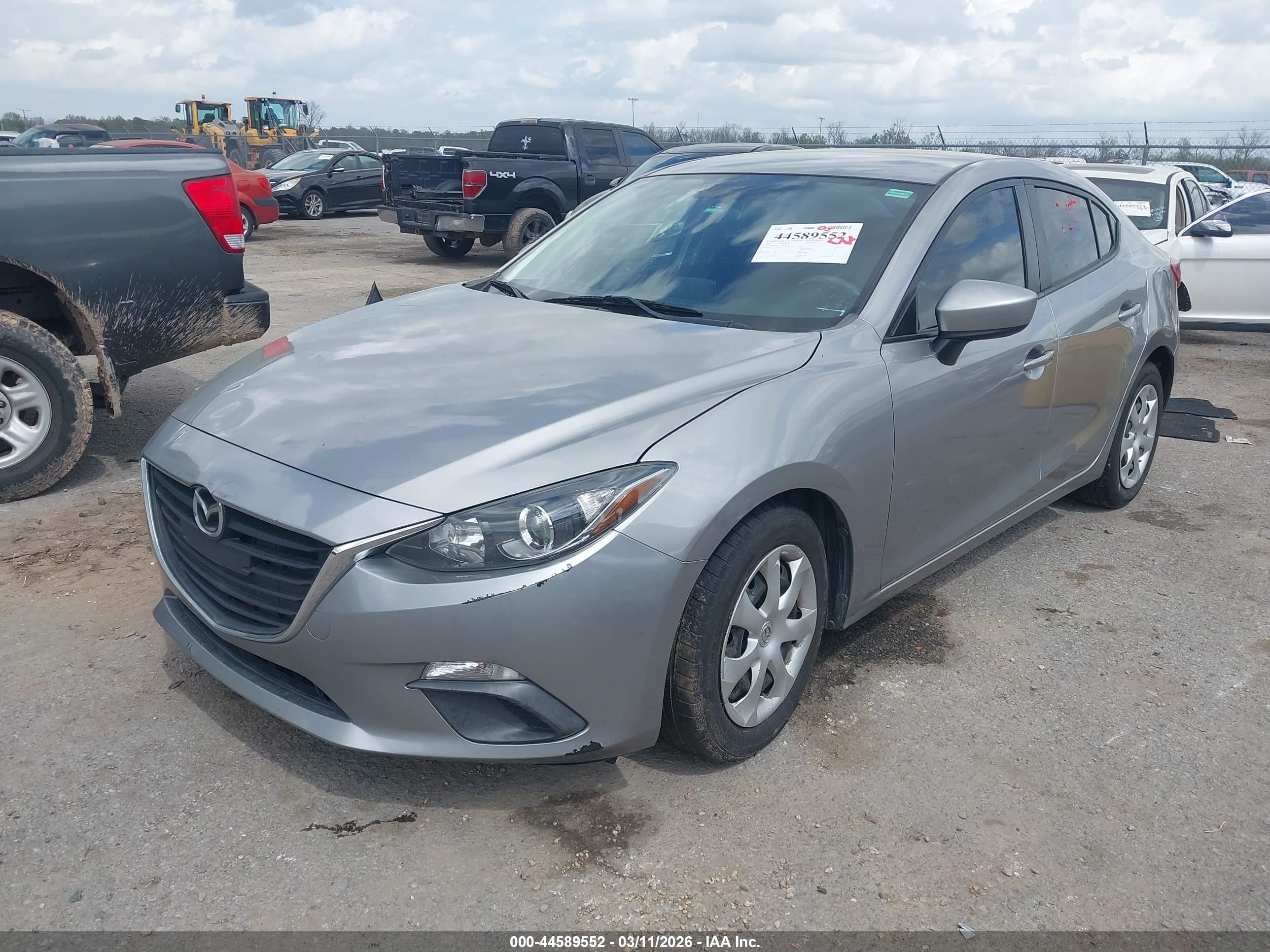 MAZDA MAZDA3 image 2