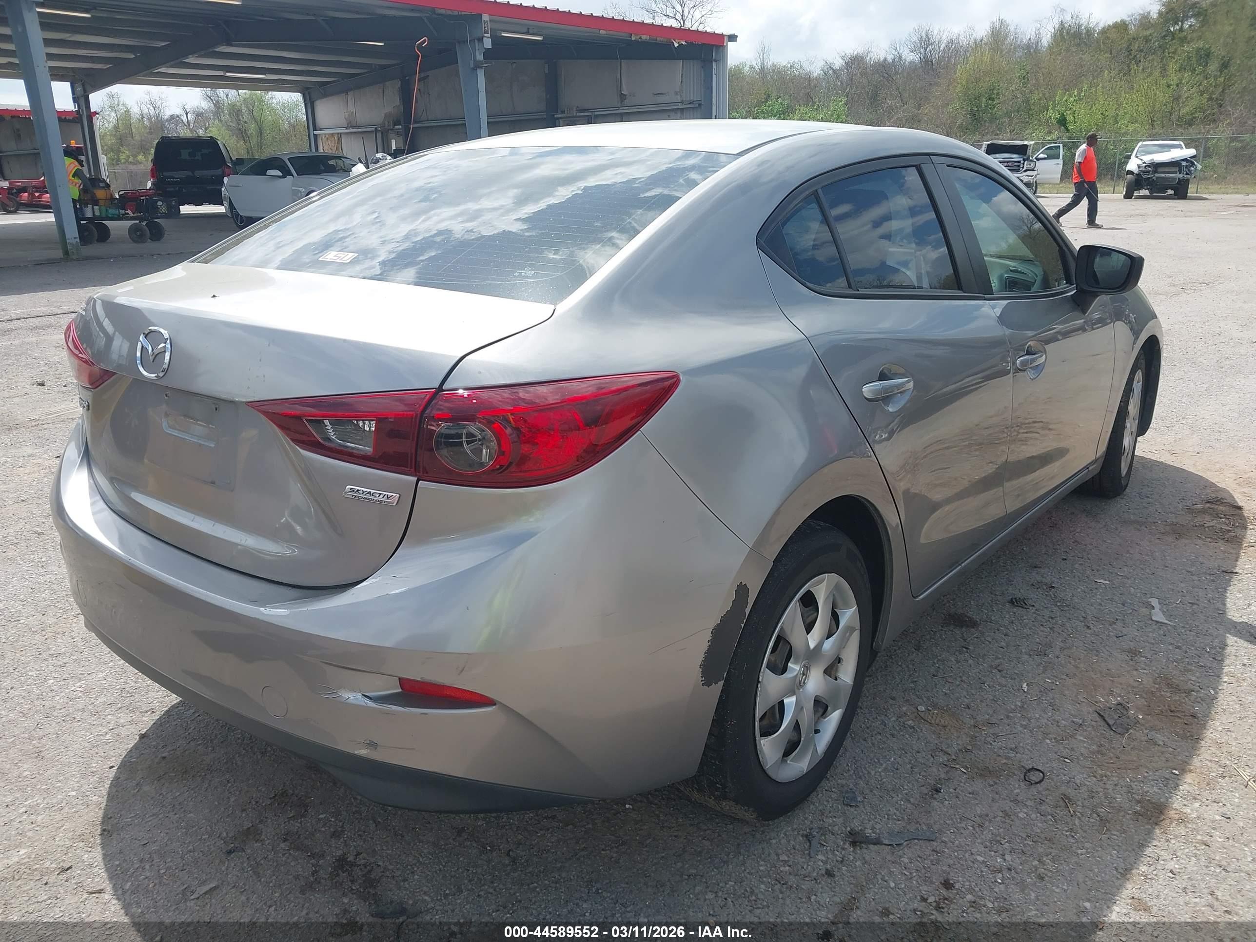 MAZDA MAZDA3 image 4