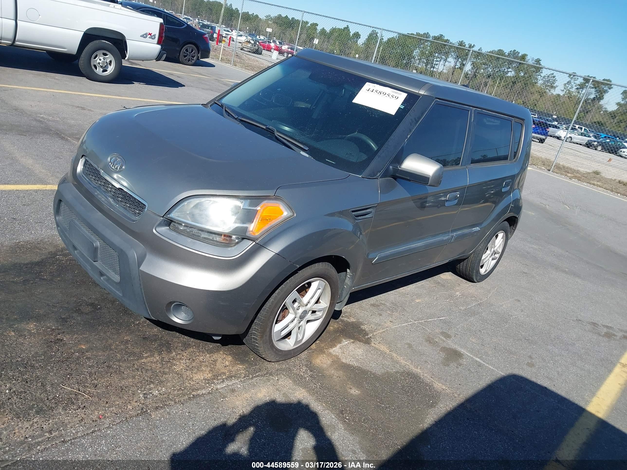 KIA SOUL image 2