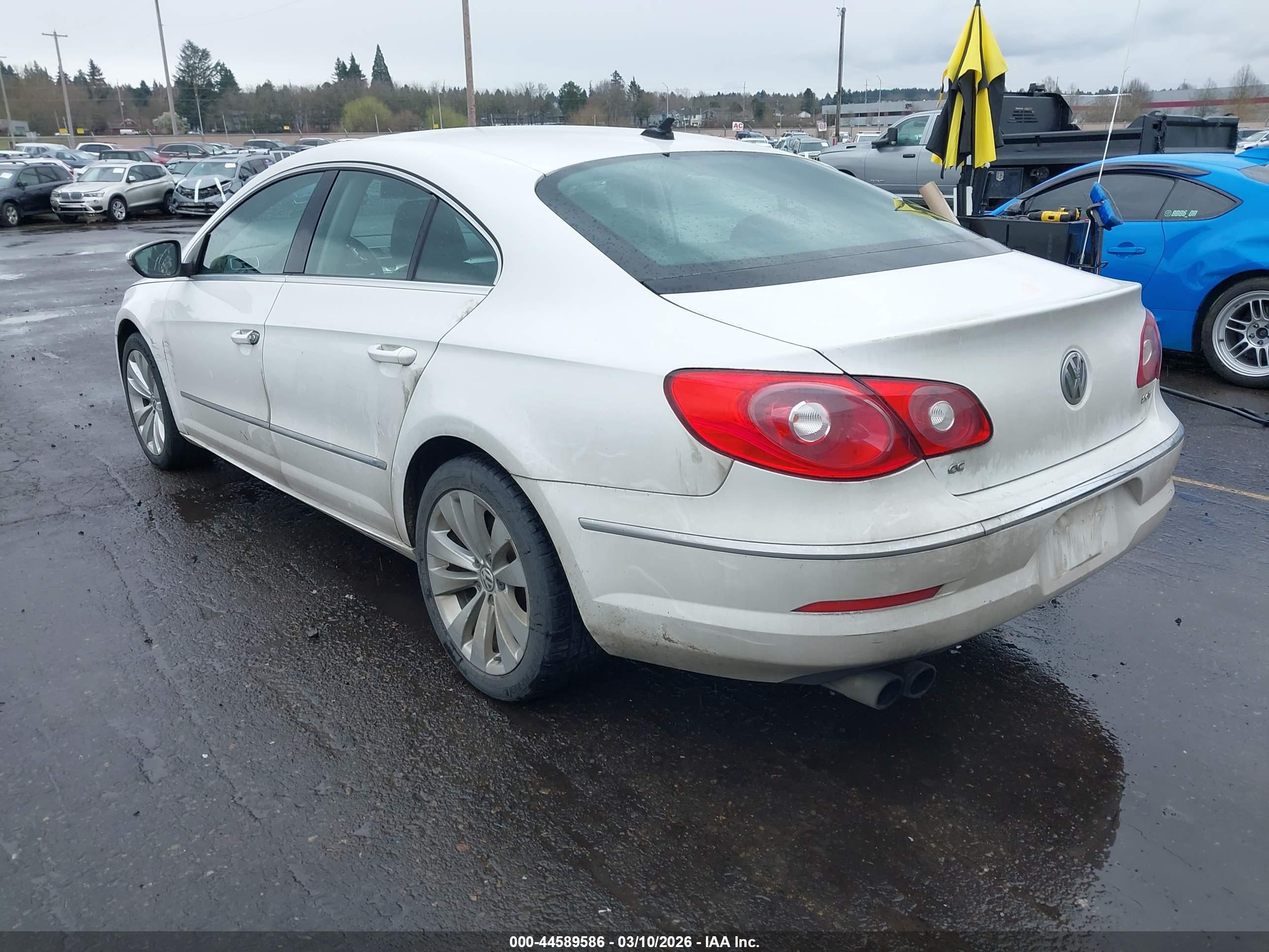 VOLKSWAGEN CC image 3