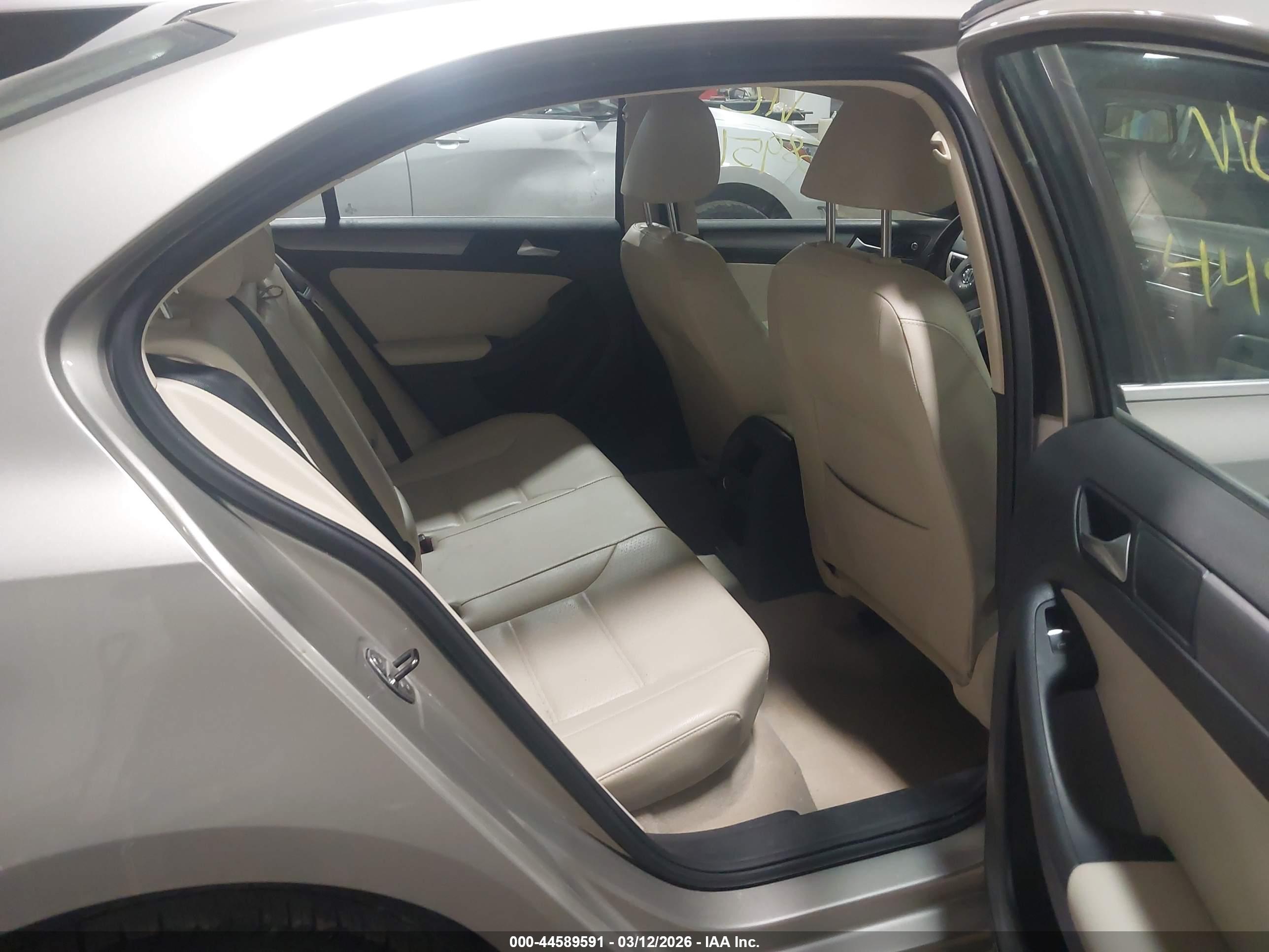 VOLKSWAGEN JETTA image 8