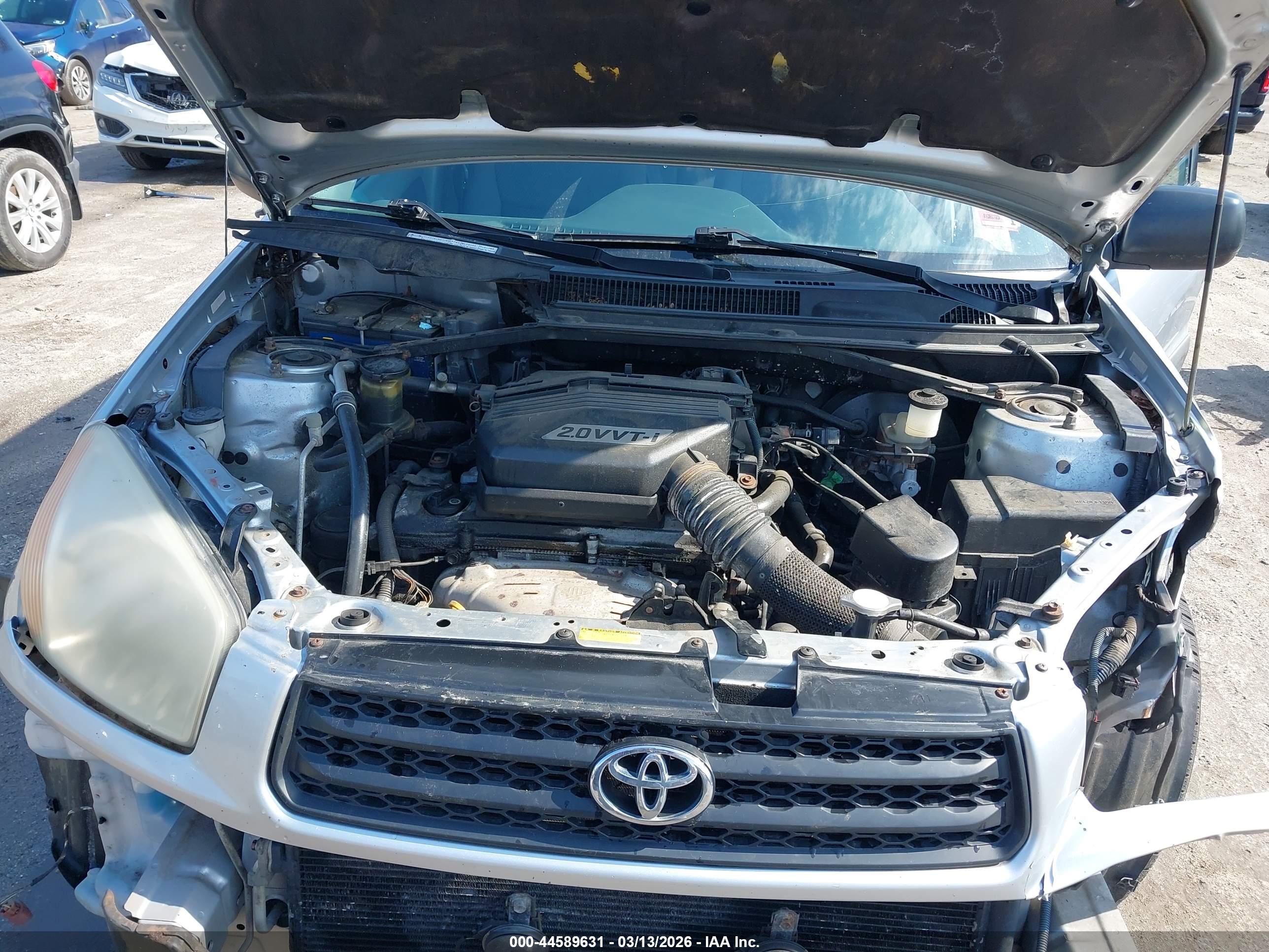 TOYOTA RAV4 image 10