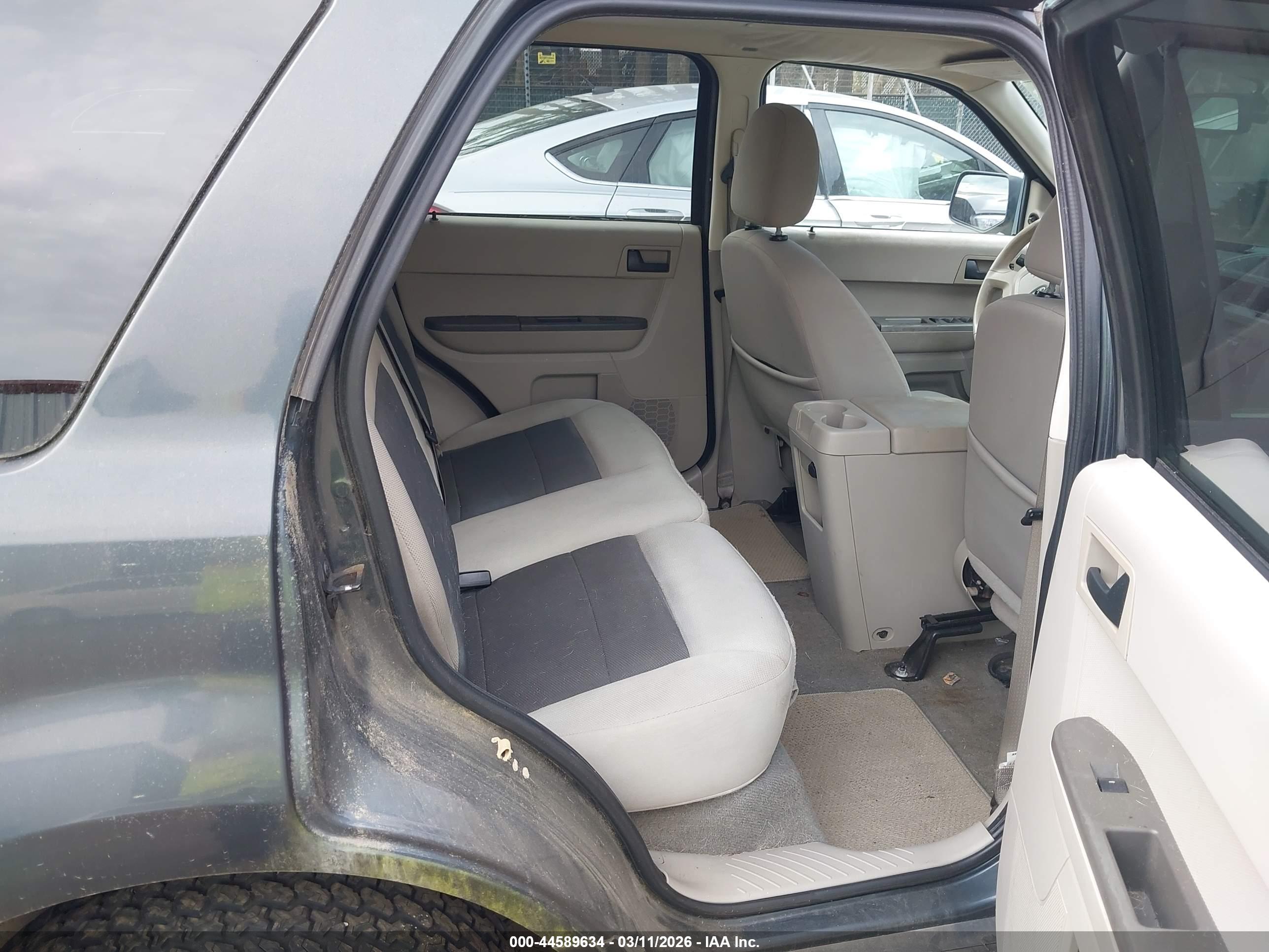 FORD ESCAPE image 8