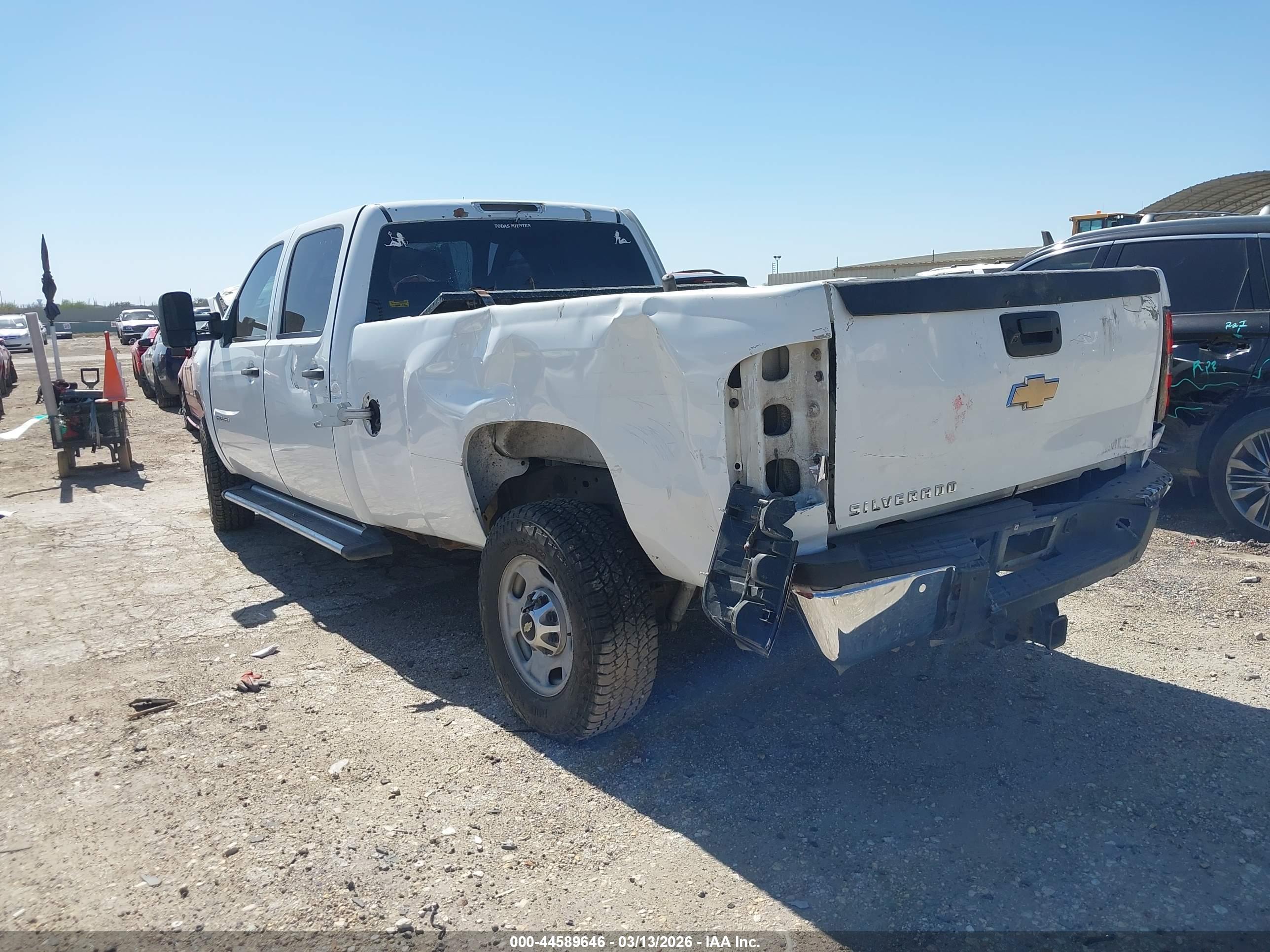 CHEVROLET SILVERADO image 3