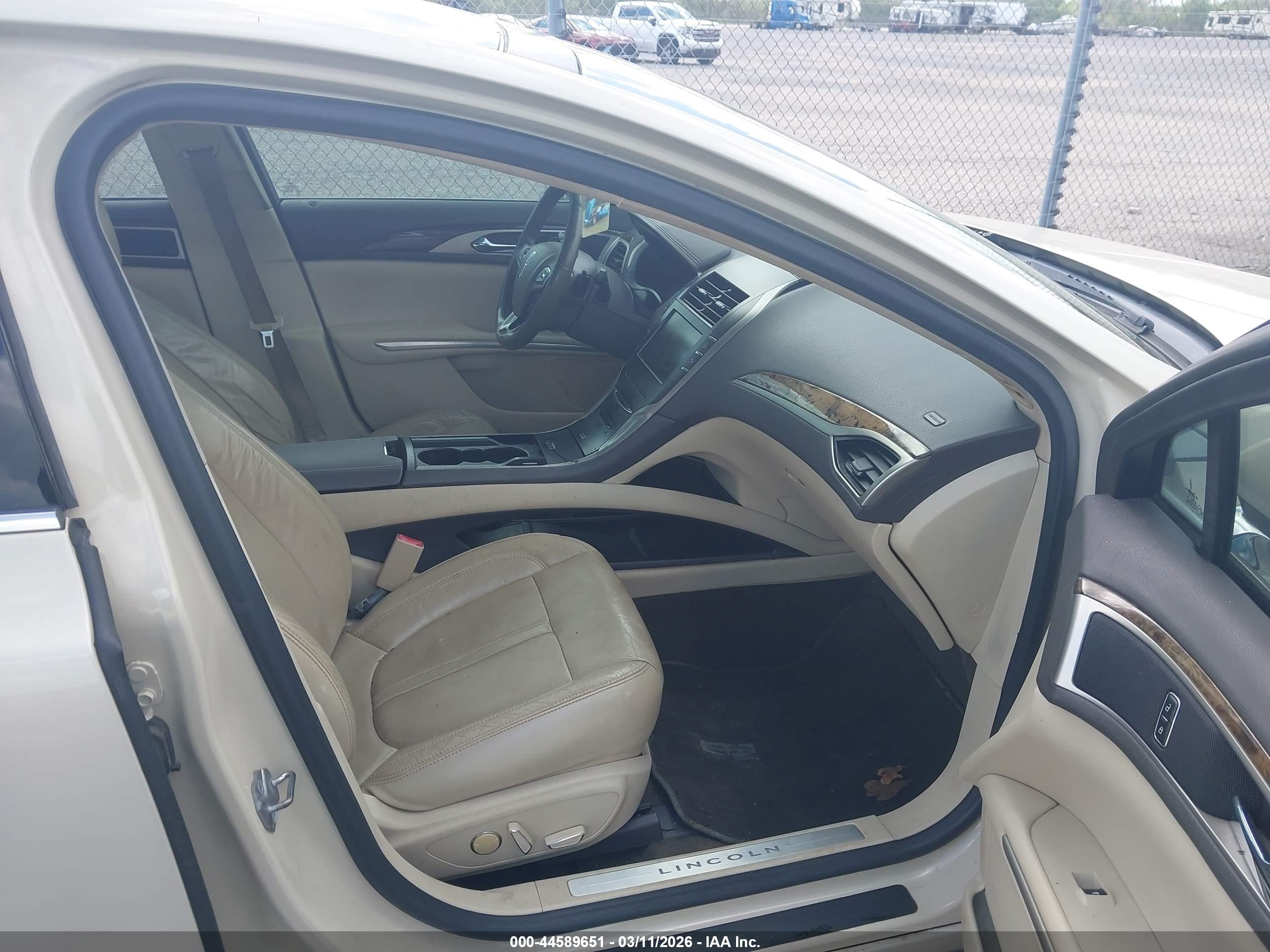 LINCOLN MKZ image 5