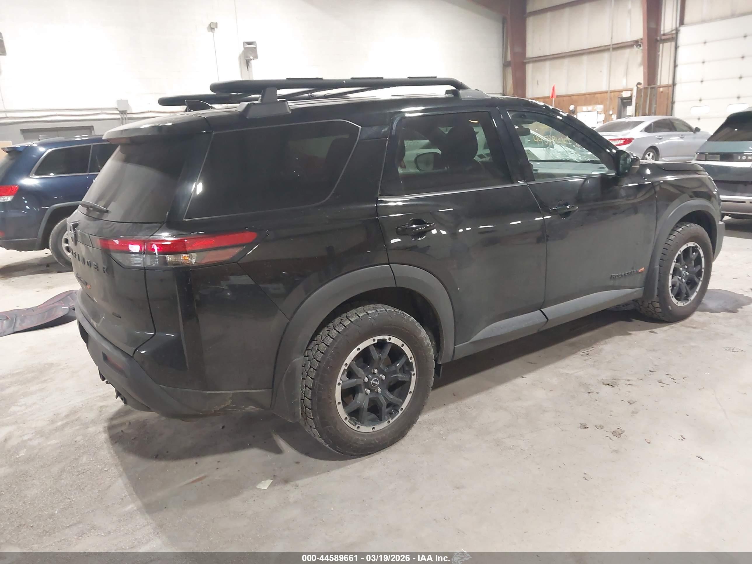 NISSAN PATHFINDER image 4