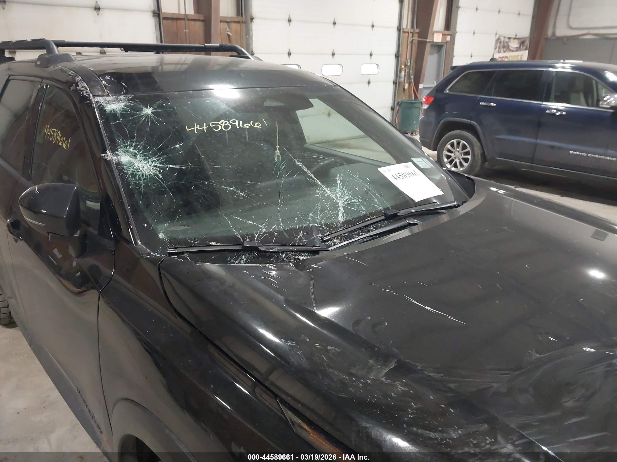 NISSAN PATHFINDER image 6