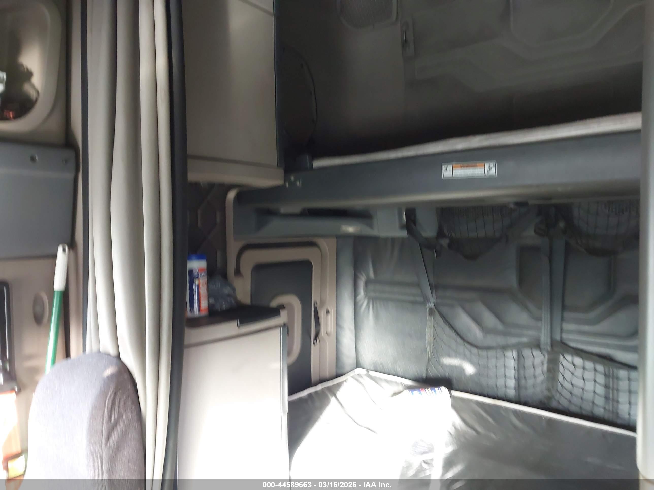 FREIGHTLINER CASCADIA image 7