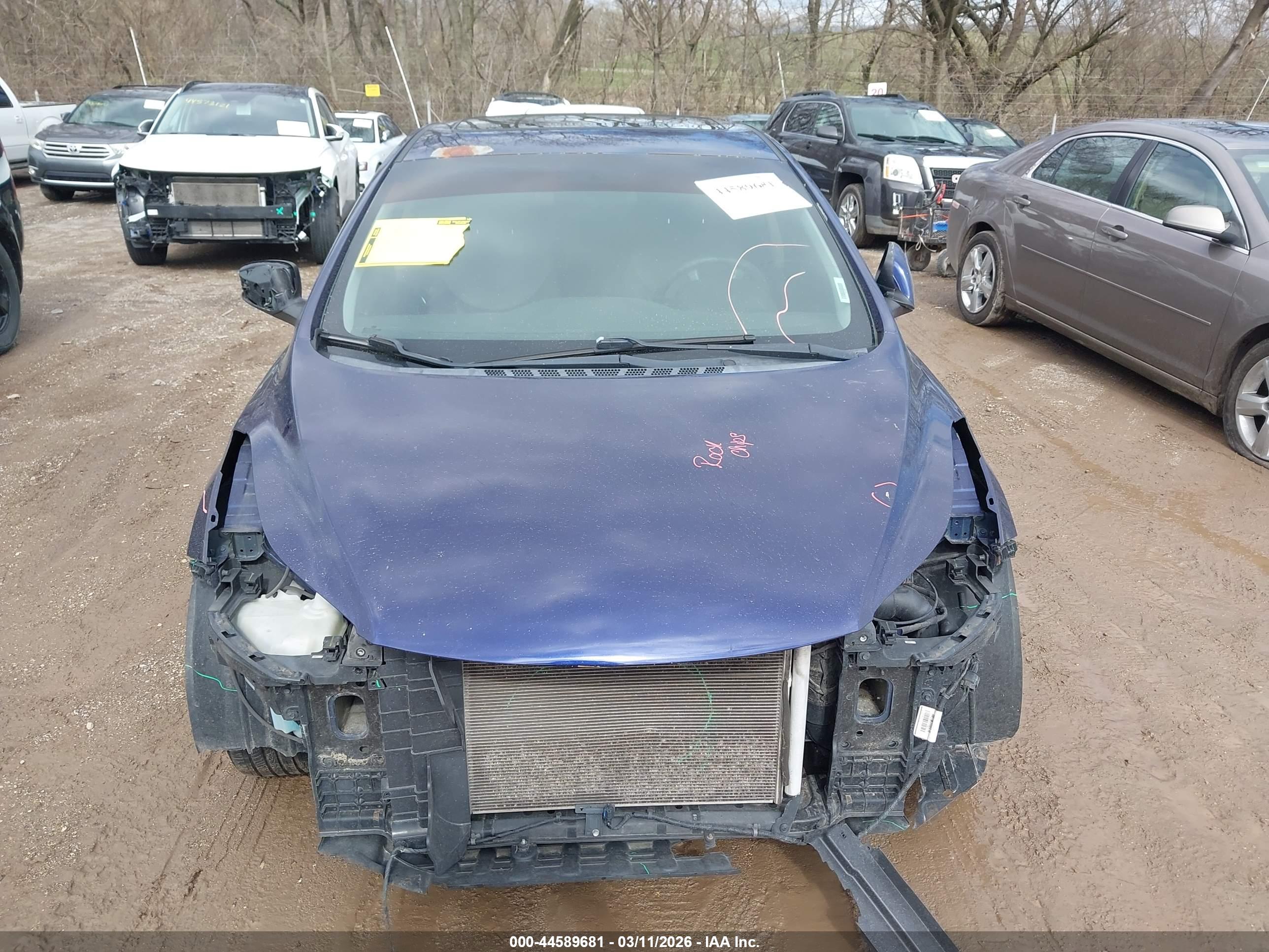 HYUNDAI ELANTRA image 6