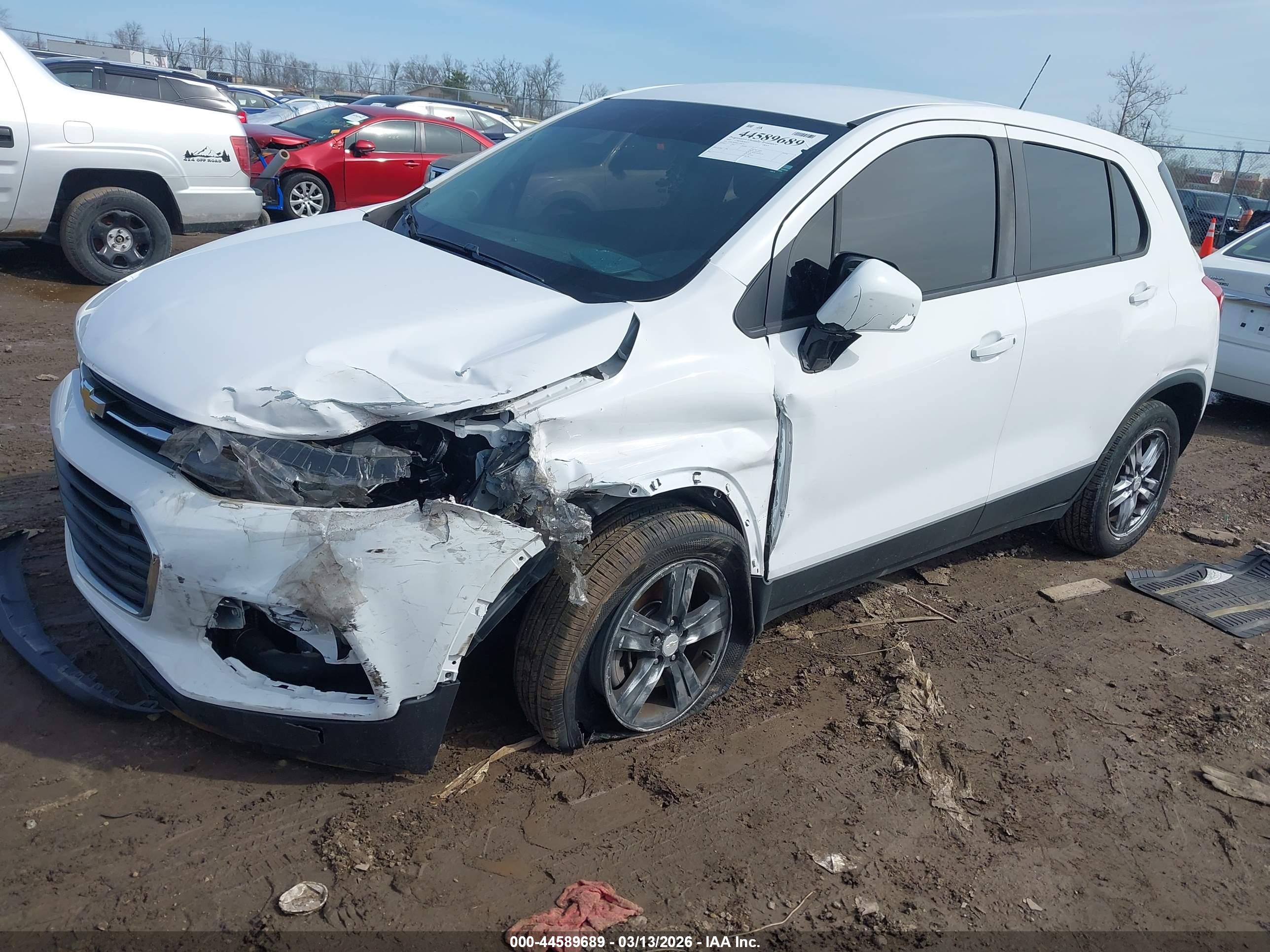 CHEVROLET TRAX image 2