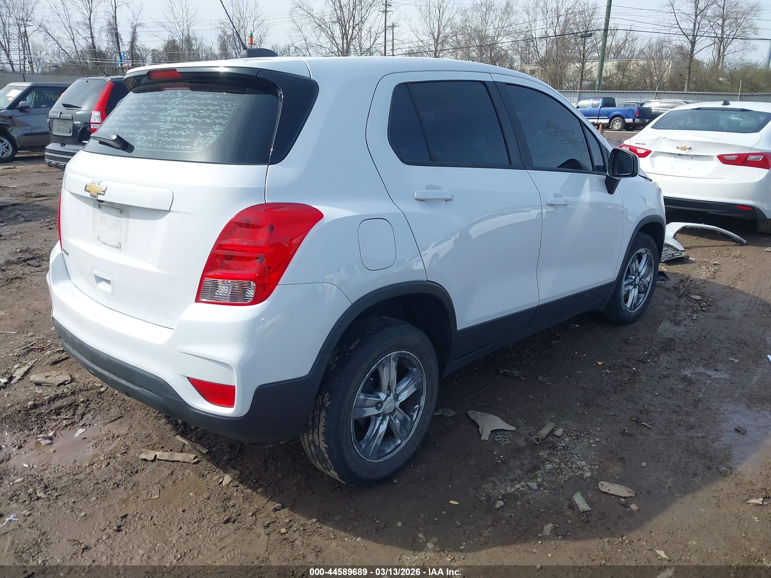 CHEVROLET TRAX image 4