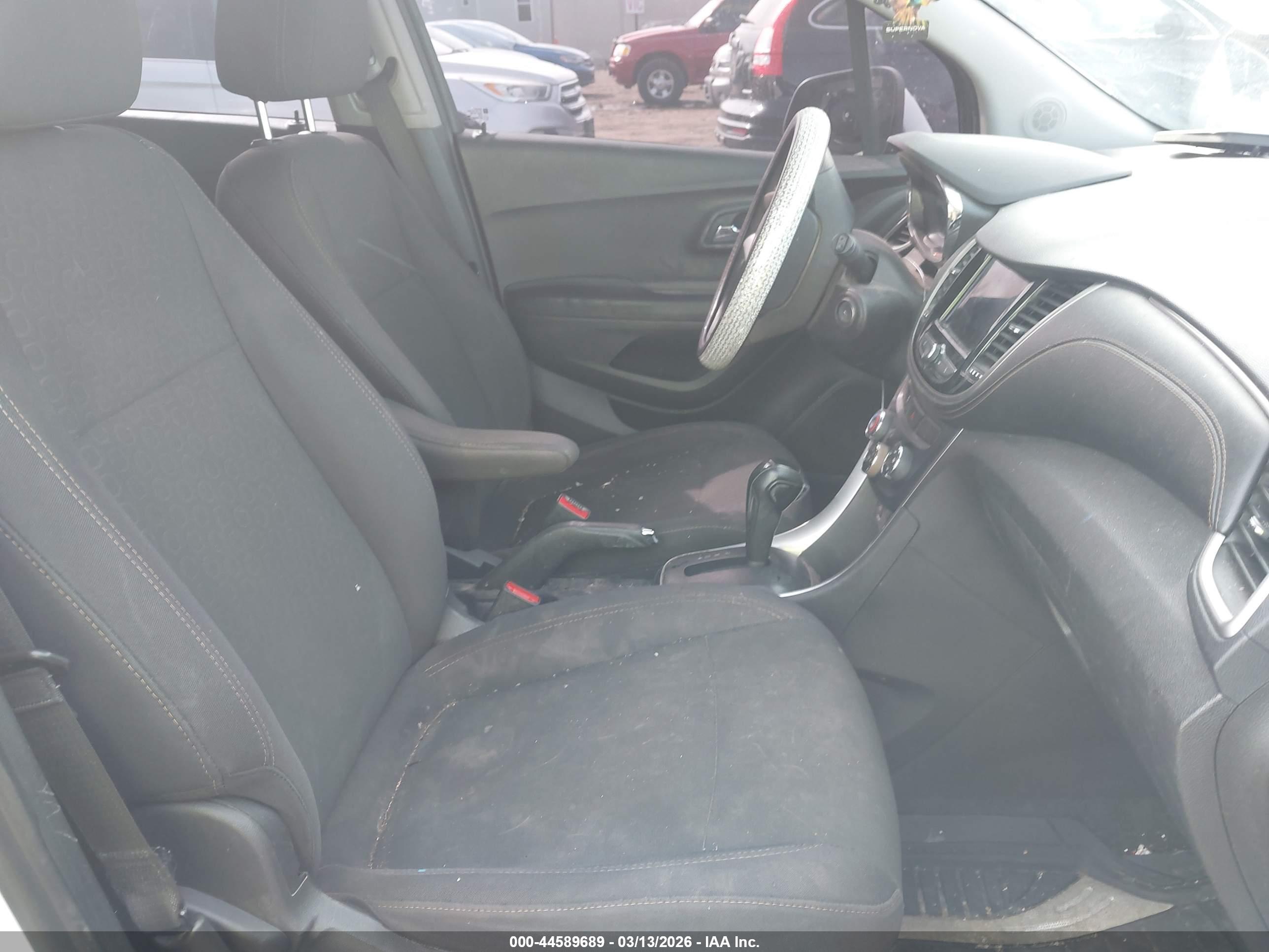 CHEVROLET TRAX image 5