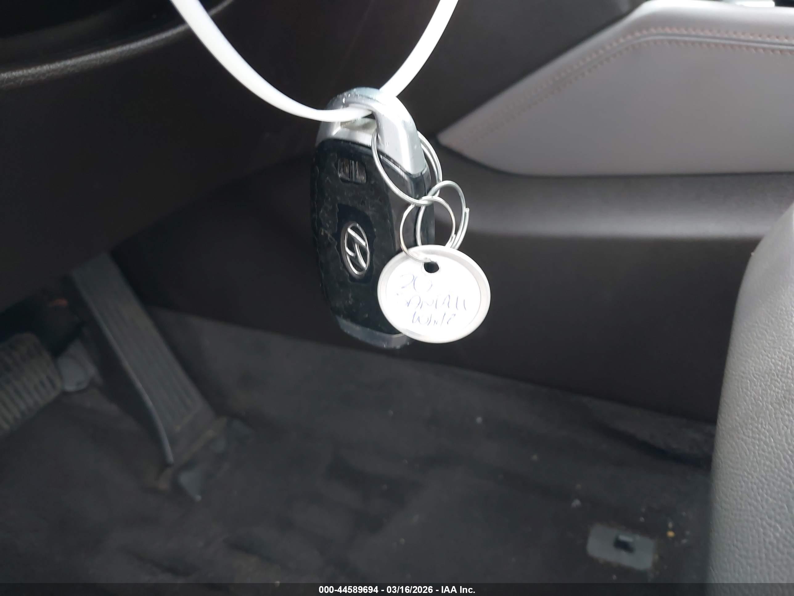 HYUNDAI SANTA image 11