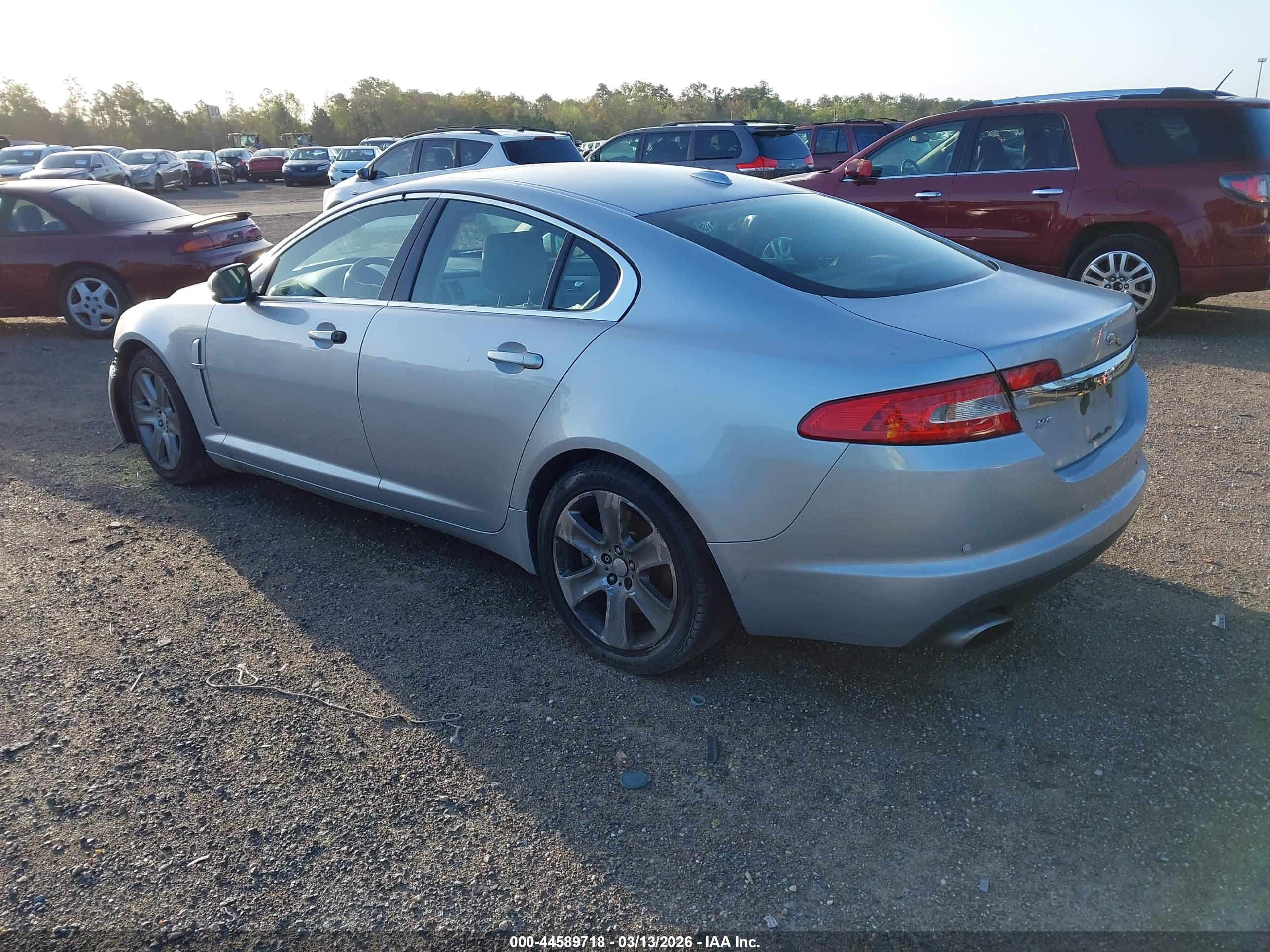 JAGUAR XF image 3